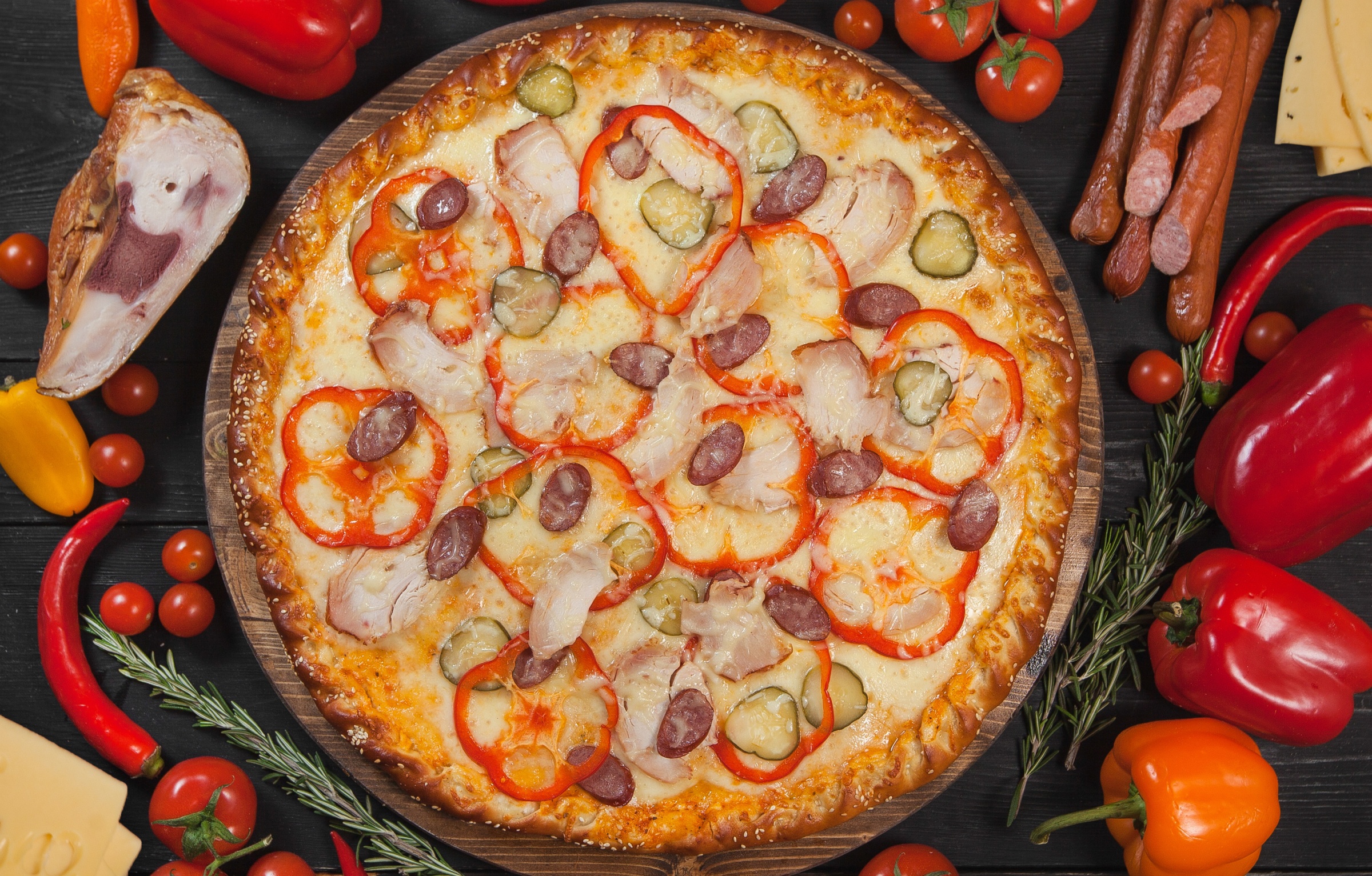 Laden Sie das Pizza, Pfeffer, Fleisch, Tomate, Nahrungsmittel, Stillleben-Bild kostenlos auf Ihren PC-Desktop herunter