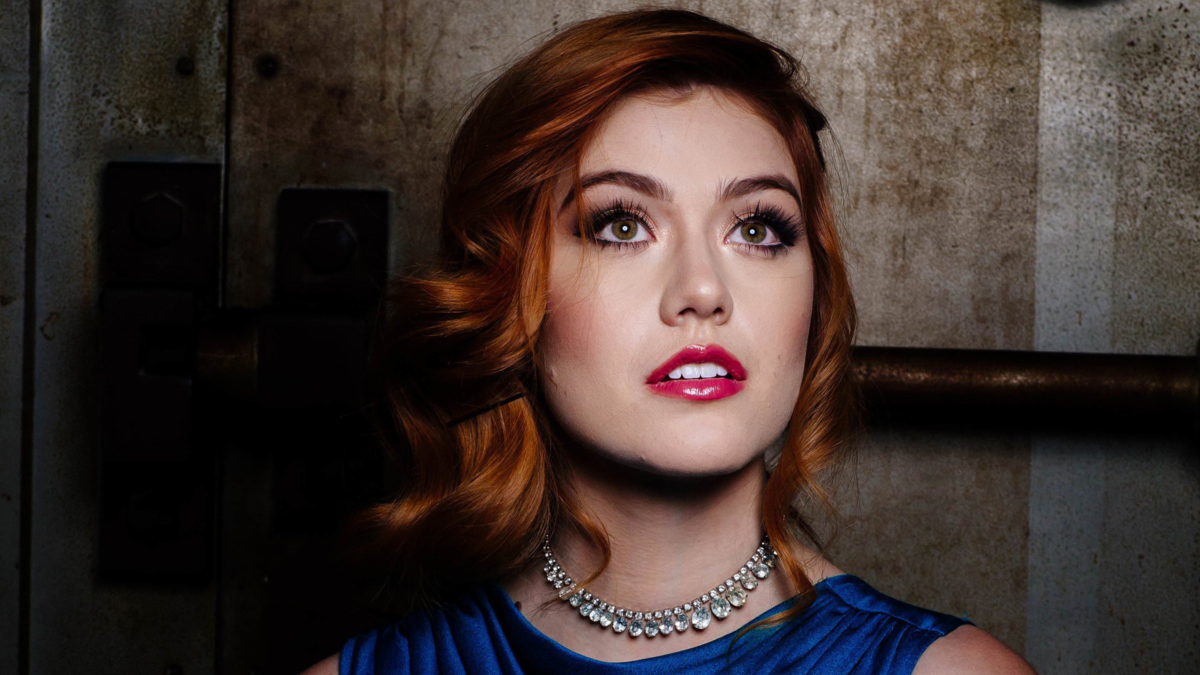 Download mobile wallpaper Redhead, Face, American, Necklace, Celebrity, Actress, Lipstick, Katherine Mcnamara for free.