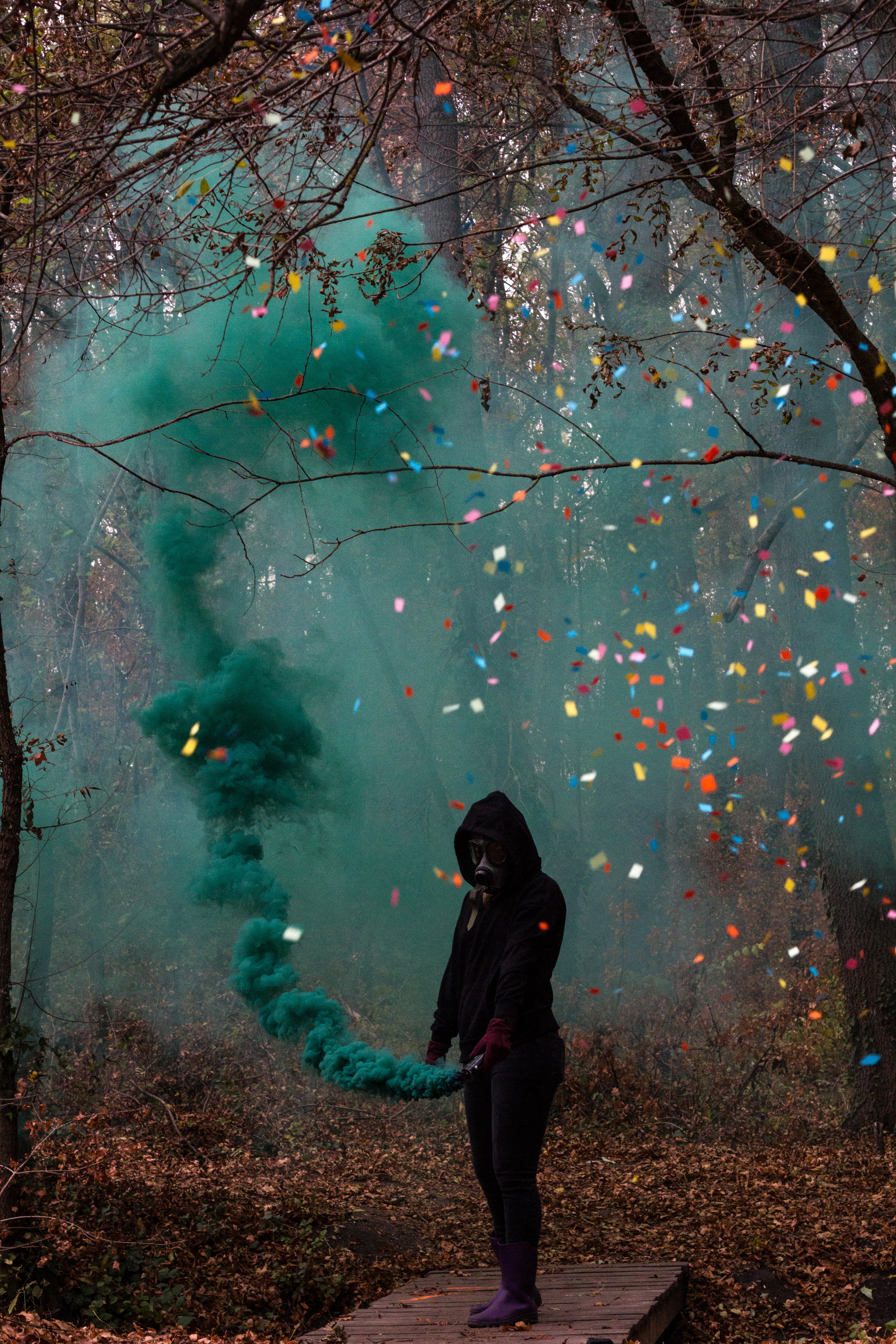 colored smoke, smoke, silhouette, miscellanea, miscellaneous, mask, gas mask, coloured smoke, clapperboard, flapper