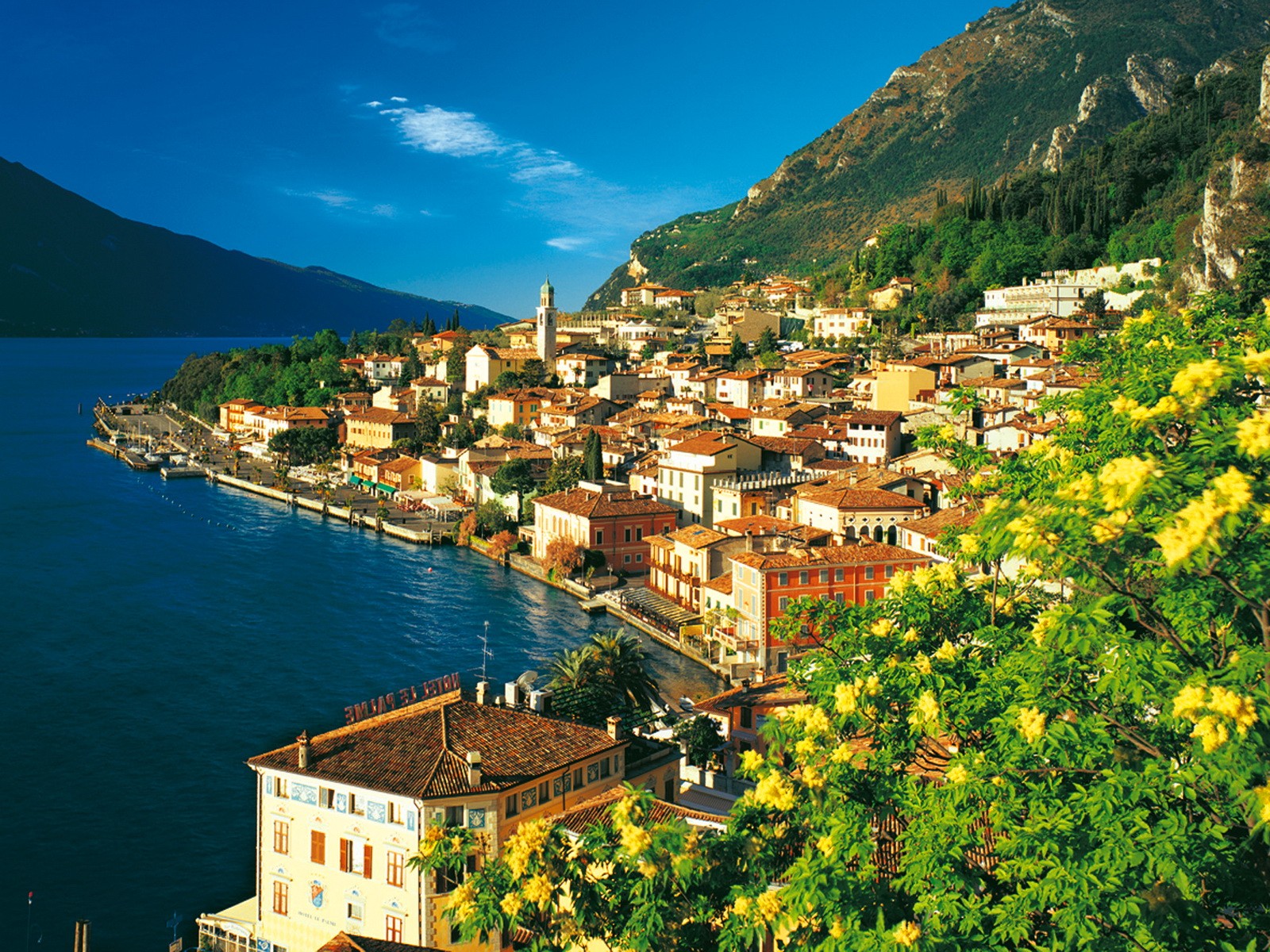 Free download wallpaper Italy, Coastline, Town, Man Made, Towns on your PC desktop