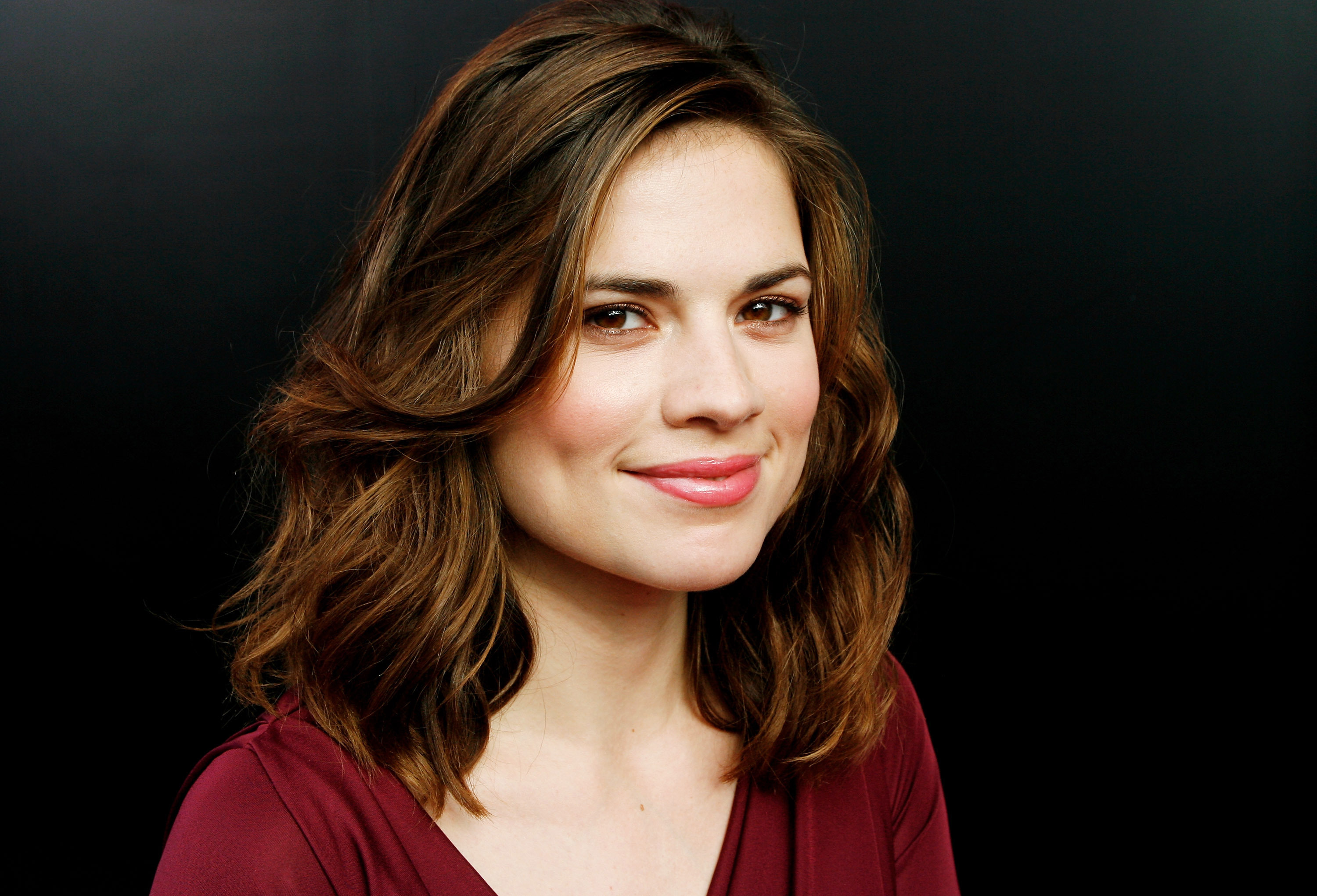 Free download wallpaper Face, Brunette, Celebrity, Brown Eyes, Actress, Hayley Atwell on your PC desktop