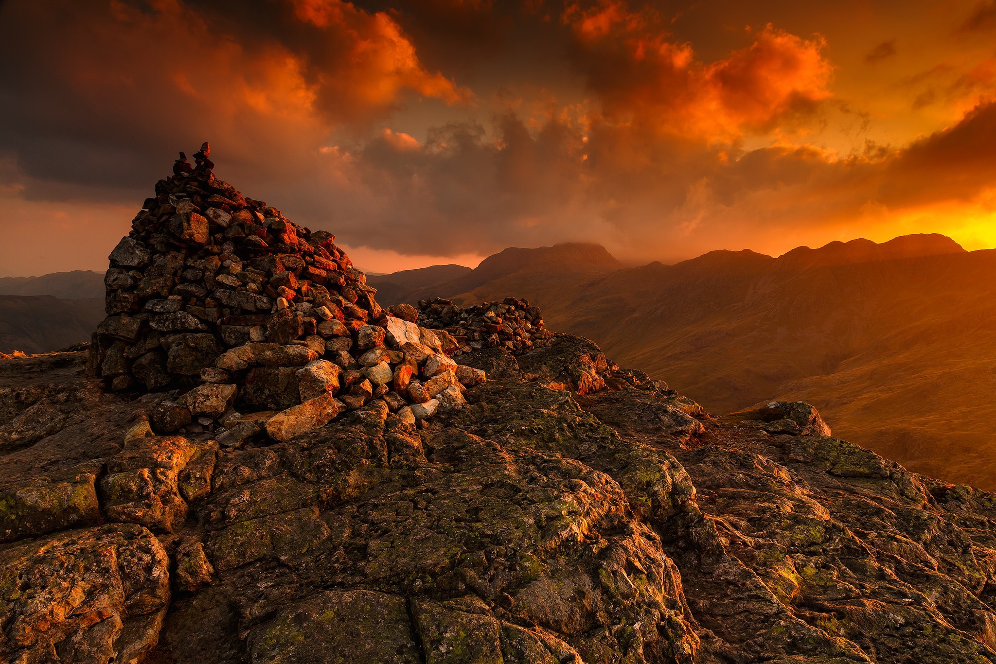 Téléchargez gratuitement l'image Coucher De Soleil, Montagnes, Montagne, Terre/nature sur le bureau de votre PC