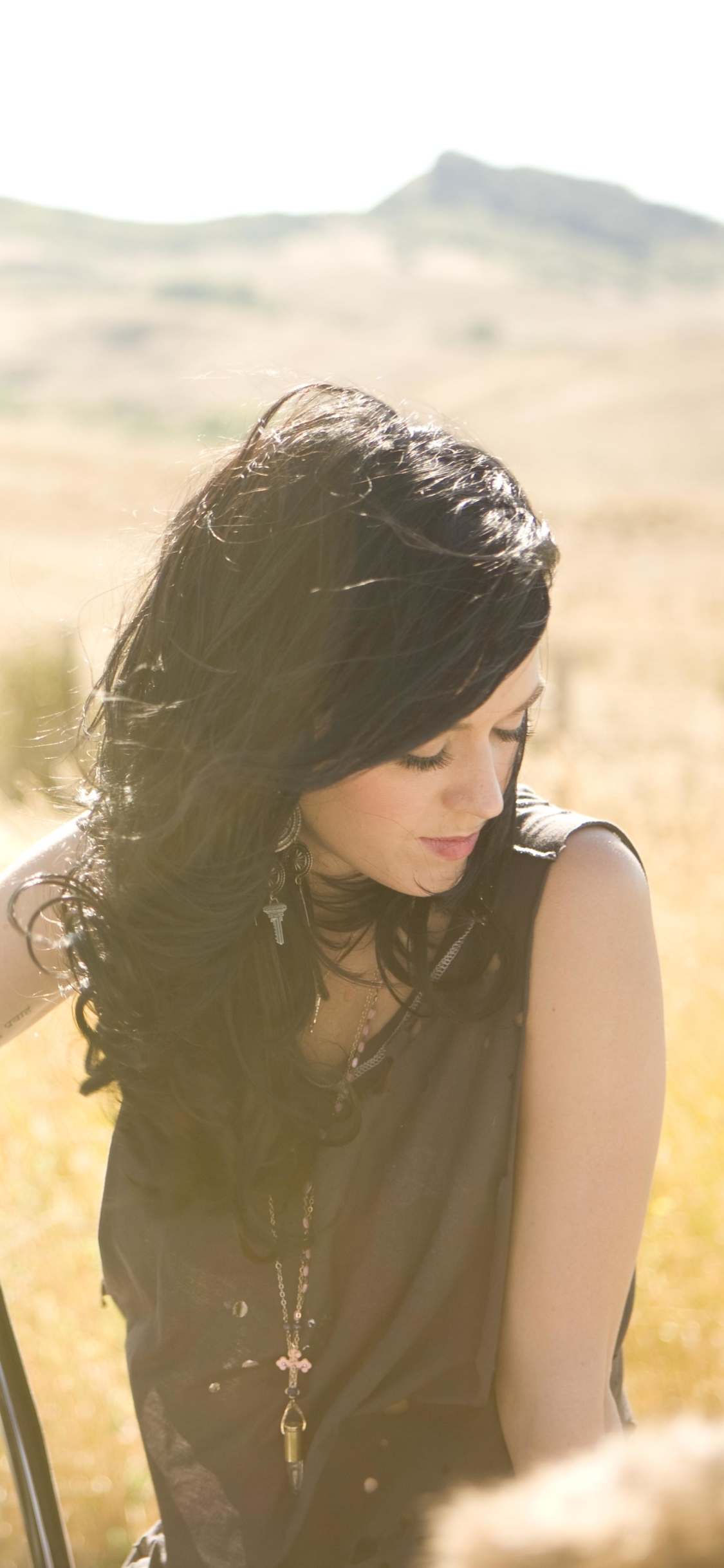 Download mobile wallpaper Music, Katy Perry, Singer, Mood, American, Black Hair, Long Hair for free.