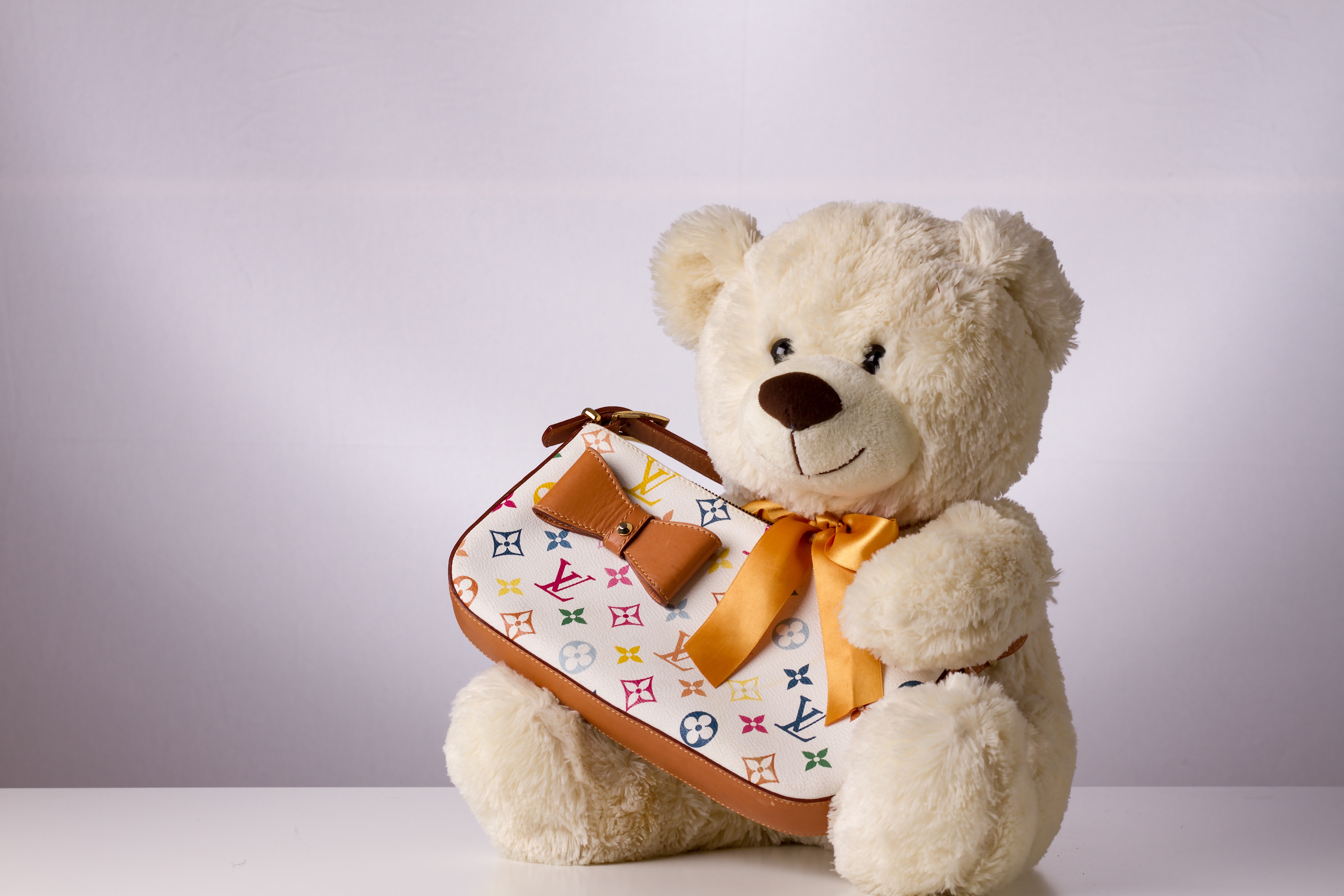 Handy-Wallpaper Teddybär, Tasche, Menschengemacht, Kuscheltier kostenlos herunterladen.