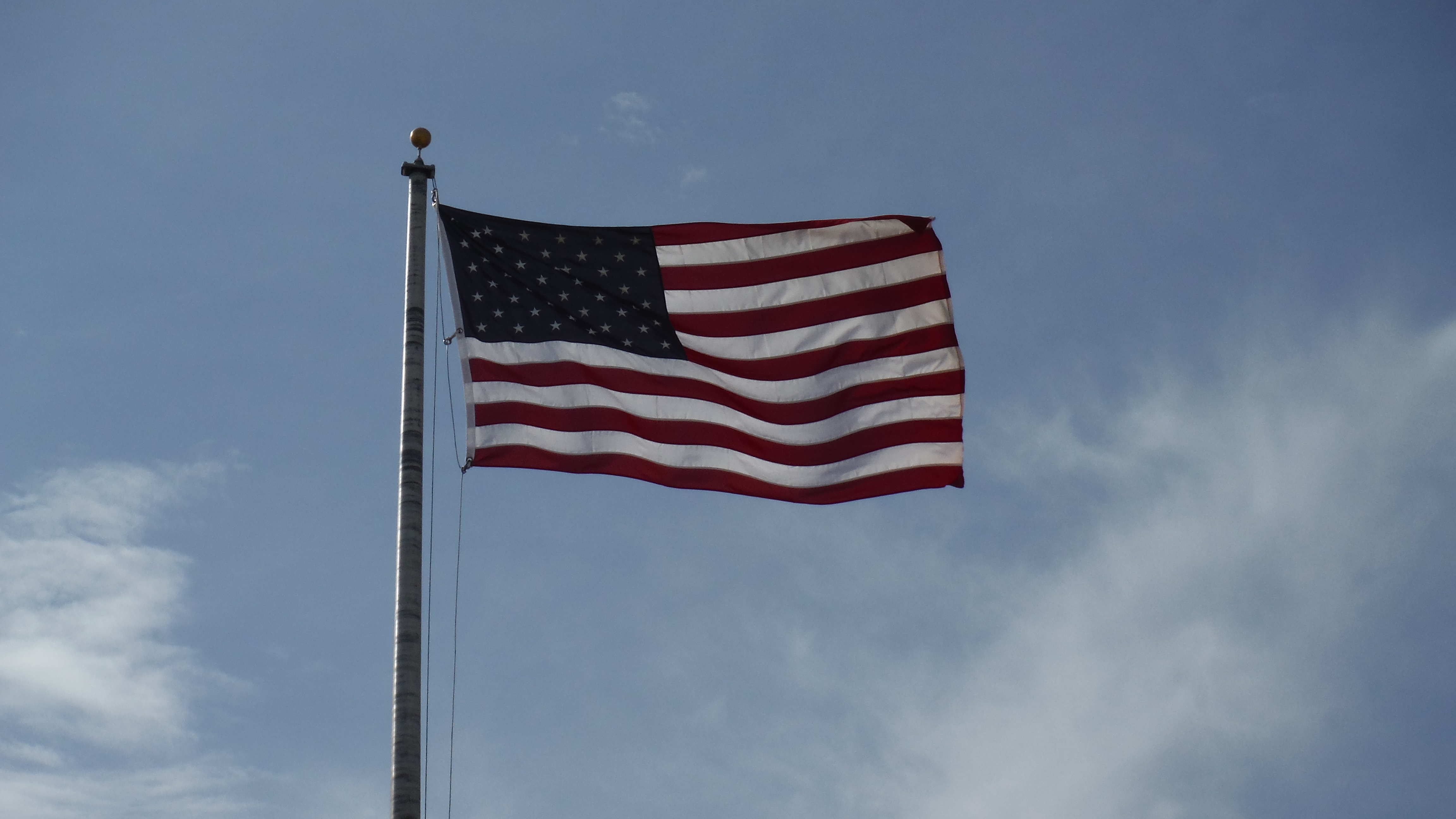 334987 Hintergrundbild herunterladen menschengemacht, amerikanische flagge, amerikanisch, flagge, denkmal, flaggen - Bildschirmschoner und Bilder kostenlos
