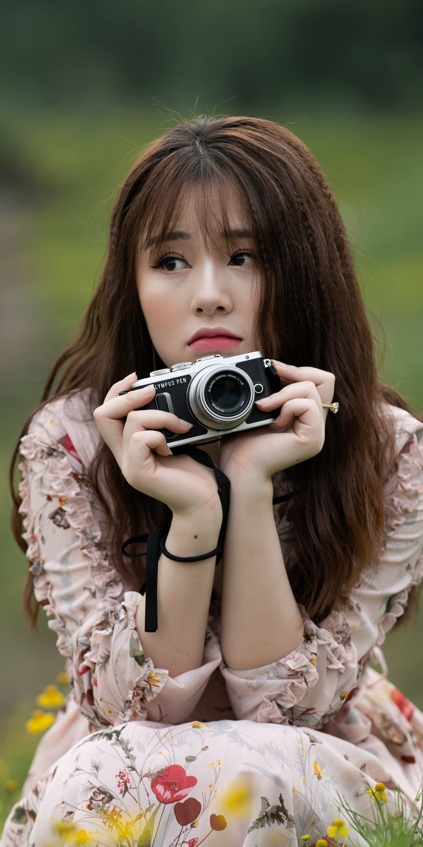 Download mobile wallpaper Camera, Brunette, Model, Women, Asian for free.