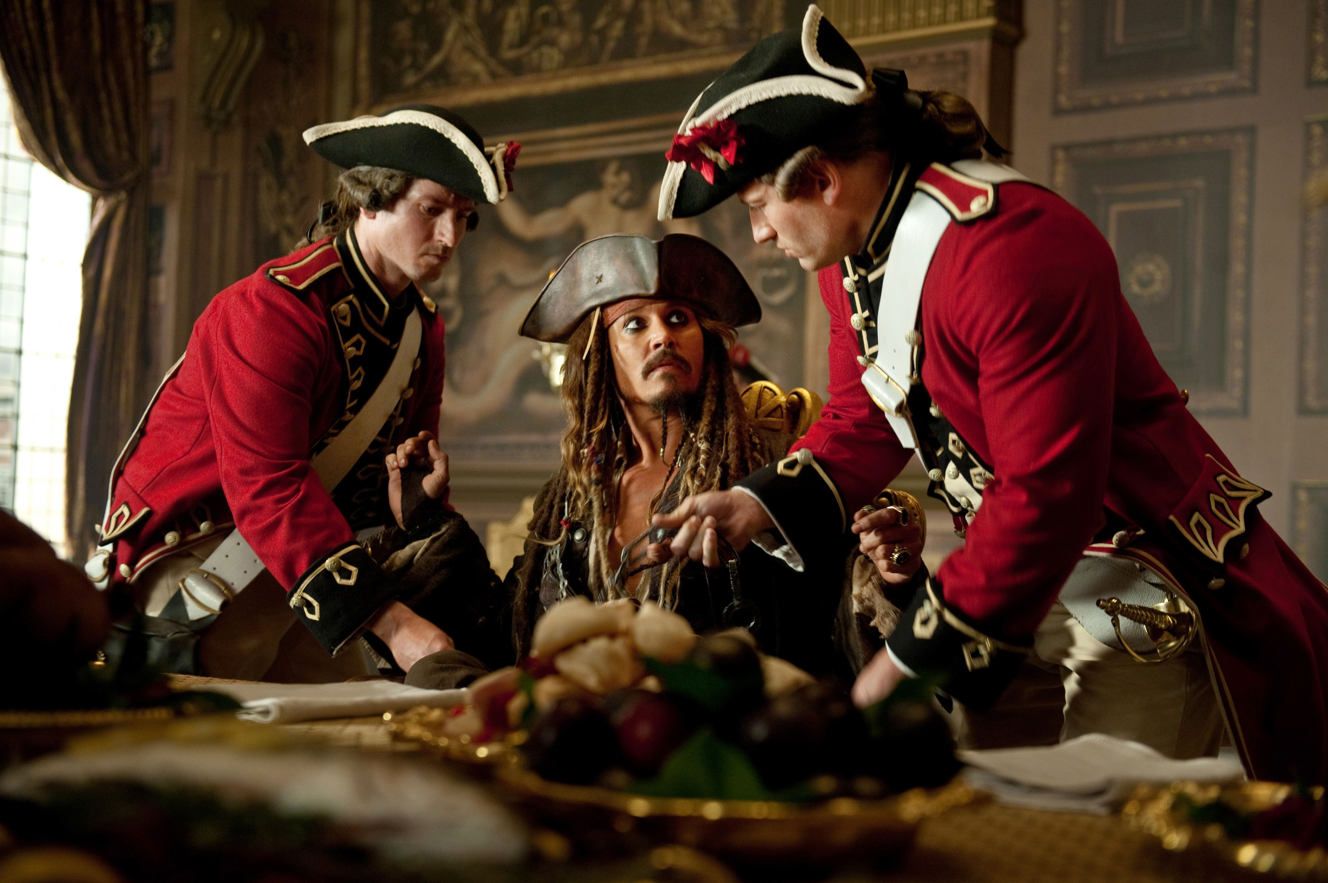Descarga gratuita de fondo de pantalla para móvil de Piratas Del Caribe: En Mareas Misteriosas, Johnny Depp, Gorrión, Piratas Del Caribe, Películas.