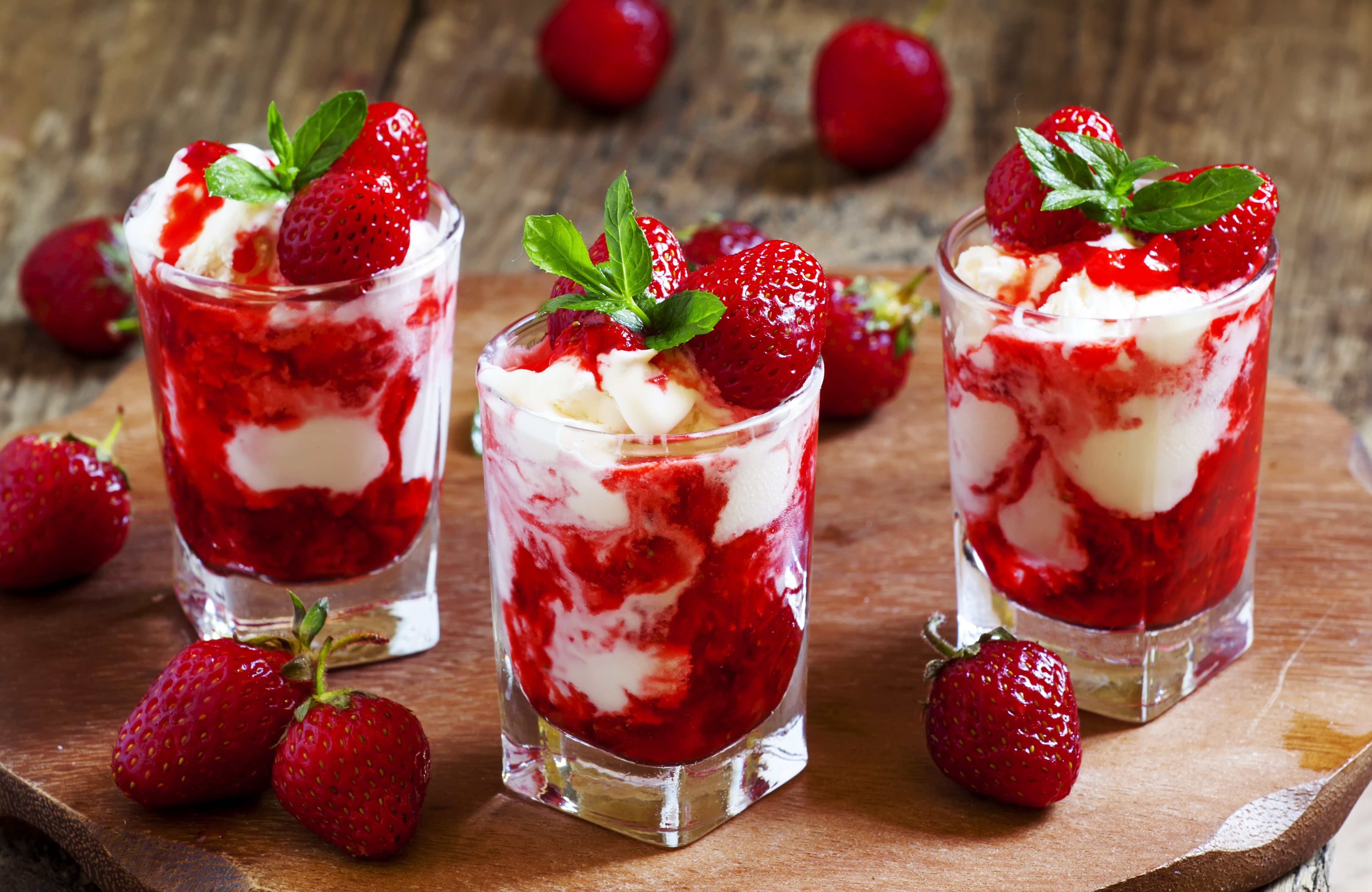 Laden Sie das Erdbeere, Dessert, Glas, Nahrungsmittel-Bild kostenlos auf Ihren PC-Desktop herunter