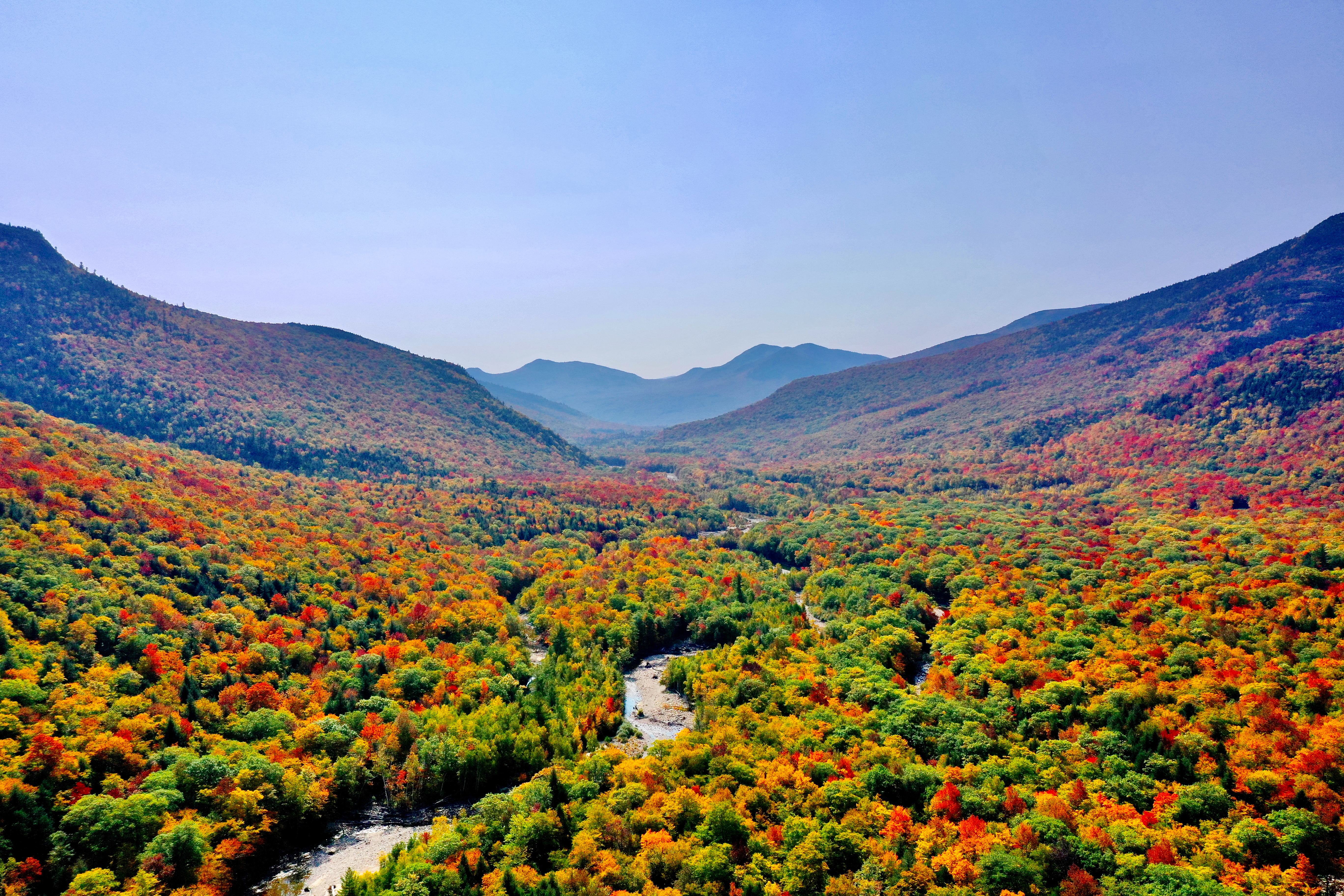 Скачать обои бесплатно Лес, Горы, Деревья, Природа, Река, Осень картинка на рабочий стол ПК