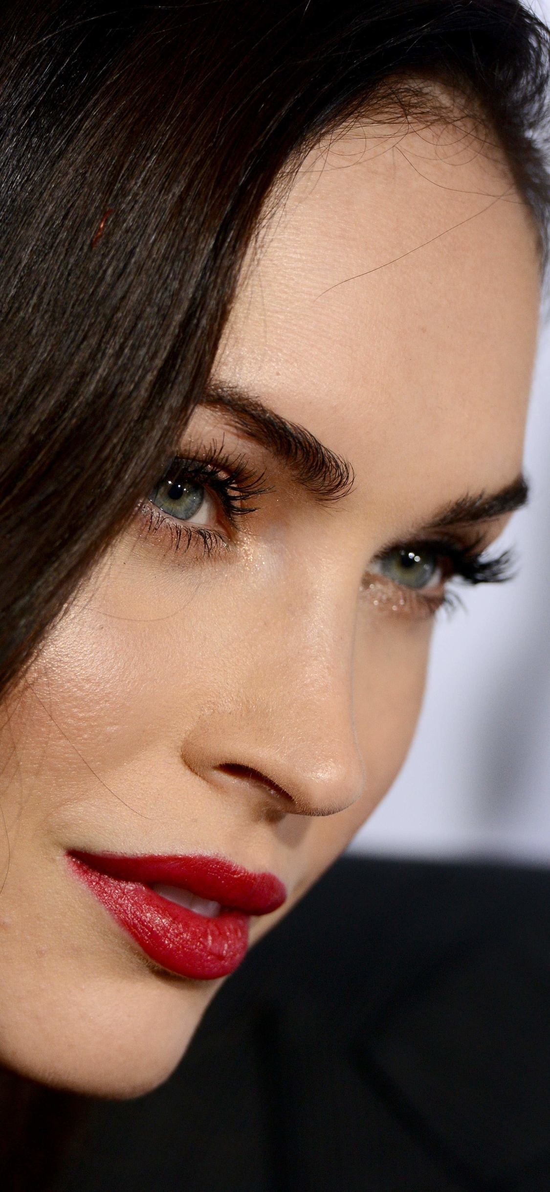Download mobile wallpaper Megan Fox, Face, Blue Eyes, American, Celebrity, Black Hair, Actress, Lipstick for free.