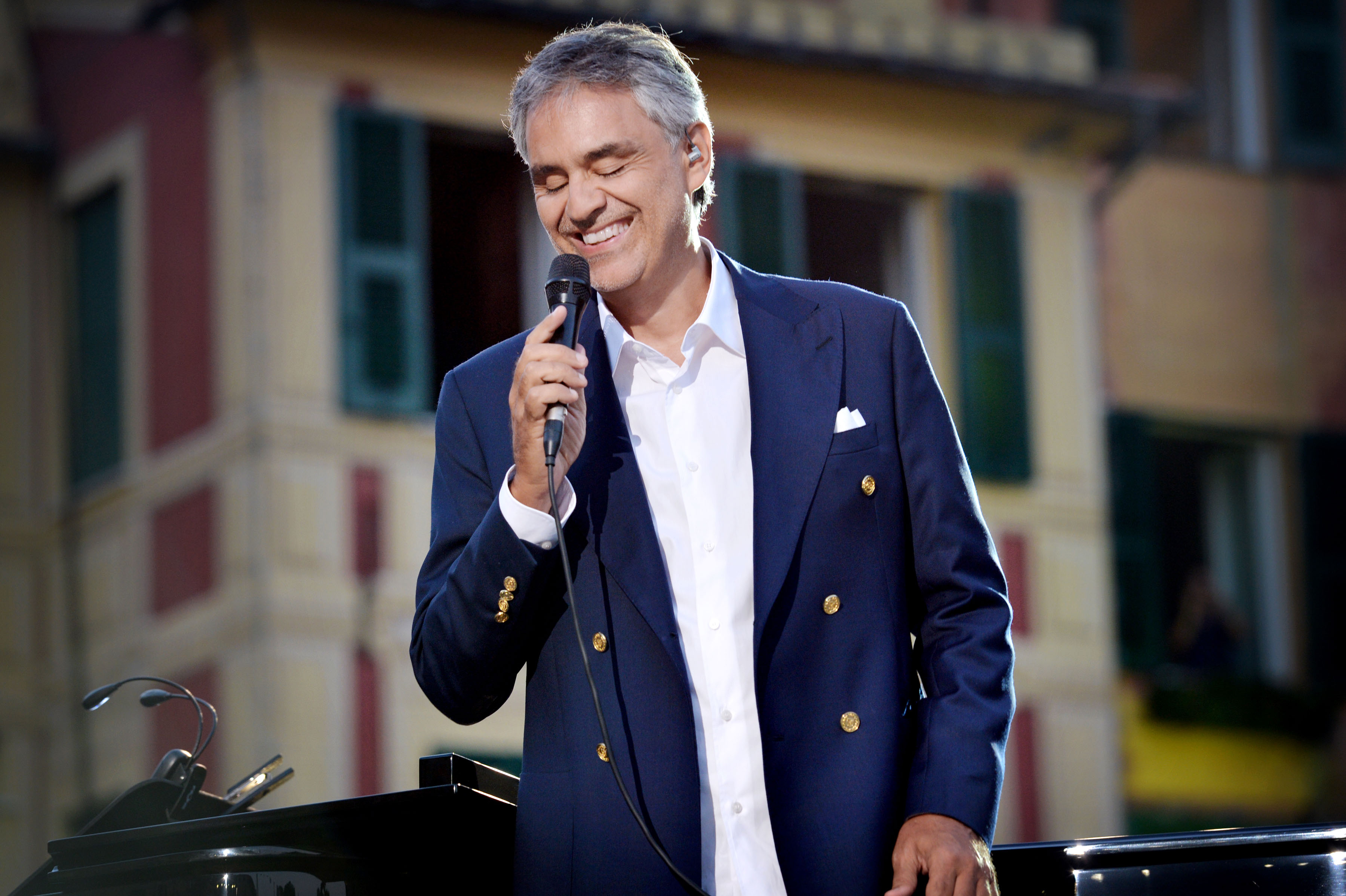 Los mejores fondos de pantalla de Andrea Bocelli para la pantalla del teléfono
