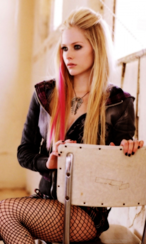 Descarga gratuita de fondo de pantalla para móvil de Música, Avril Lavigne.