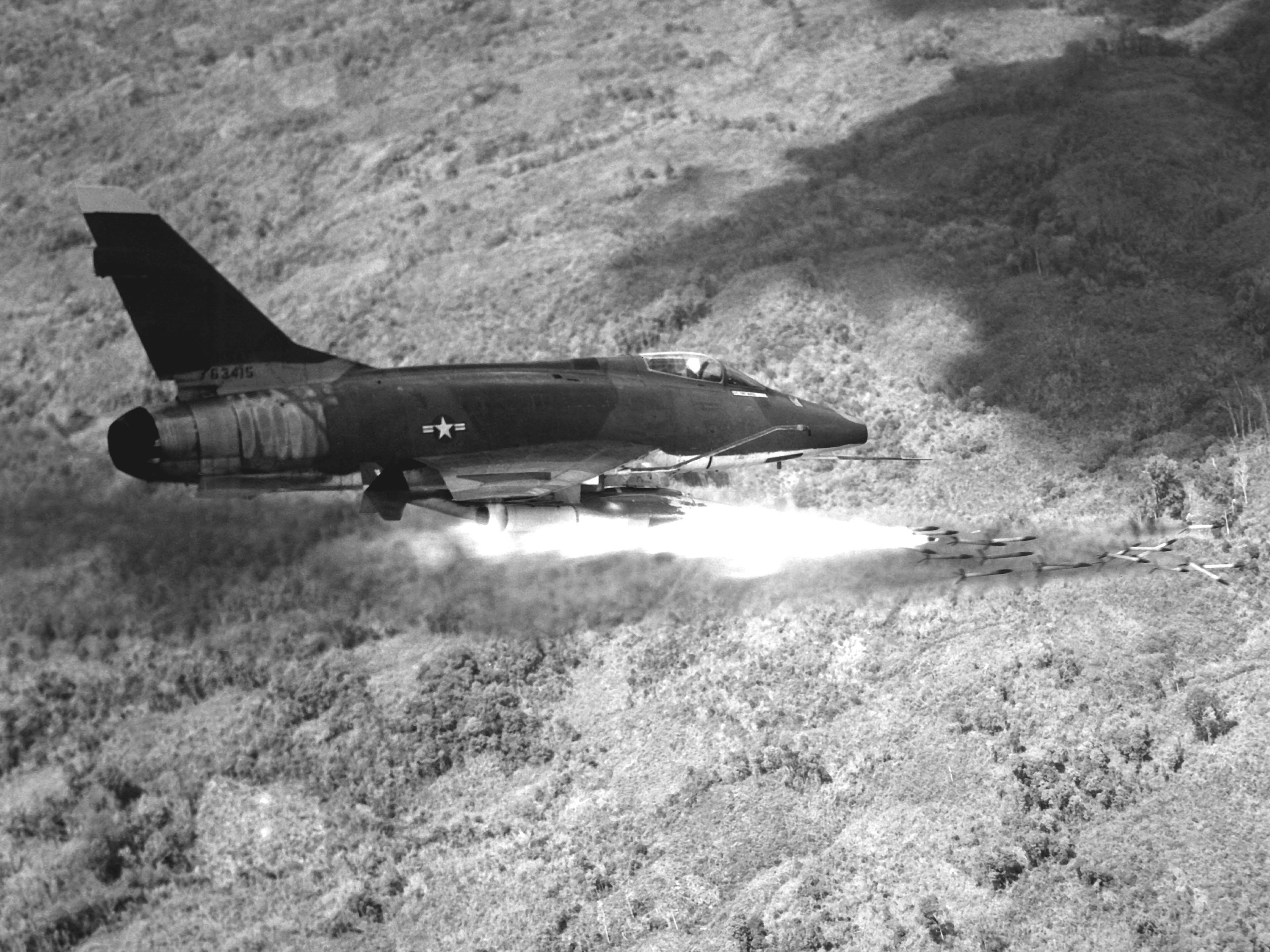 308320 télécharger le fond d'écran militaire, f 100 super sabre nord américain, chasseurs à réaction - économiseurs d'écran et images gratuitement