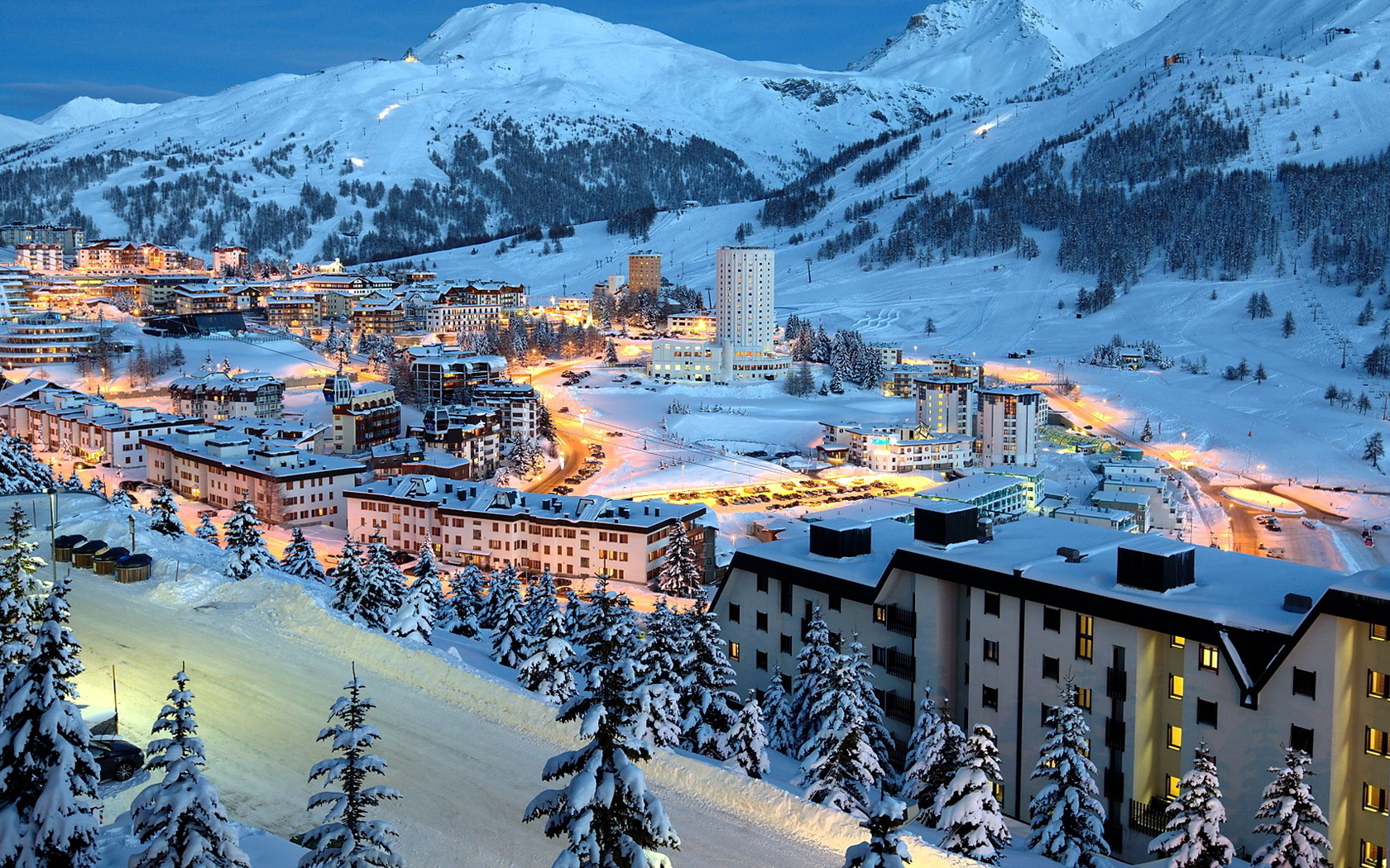 Laden Sie das Städte, Mountains, Schnee, Landschaft, Winter-Bild kostenlos auf Ihren PC-Desktop herunter