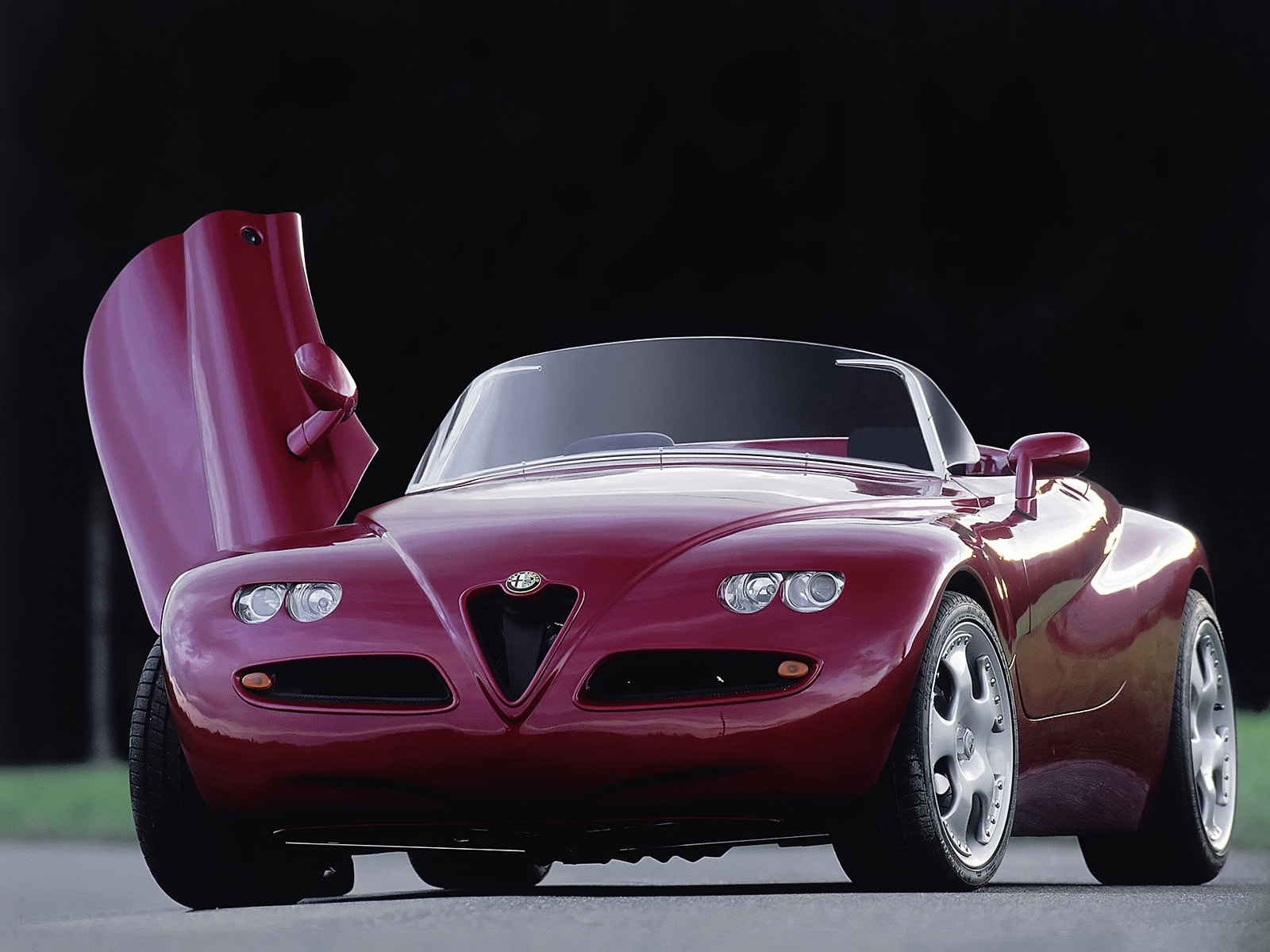 Laden Sie Alfa Romeo Issima HD-Desktop-Hintergründe herunter
