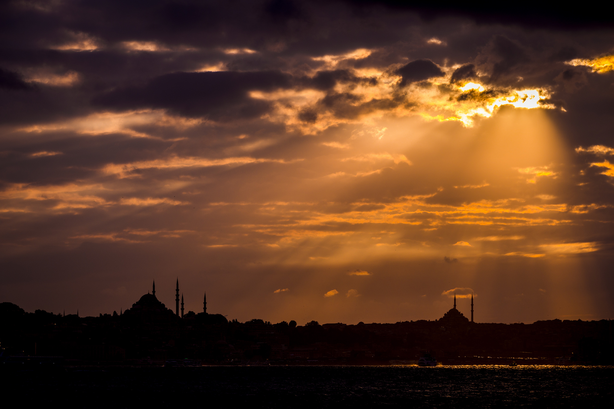 Free download wallpaper Sunset, Sky, Silhouette, Cloud, Photography, Mosque, Istanbul, Sunbeam on your PC desktop