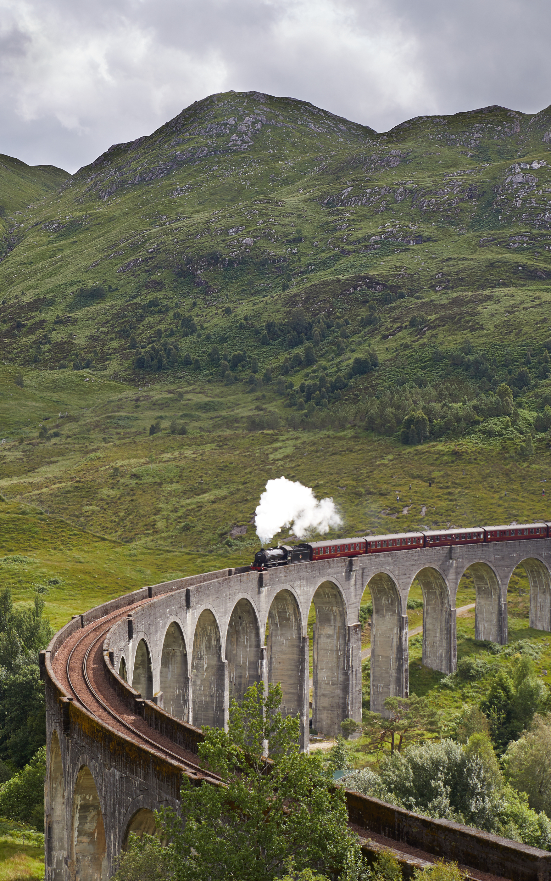 Descarga gratuita de fondo de pantalla para móvil de Escocia, Reino Unido, Viaducto, Vehículos, Tren De Vapor, Viaducto De Glenfinnan.