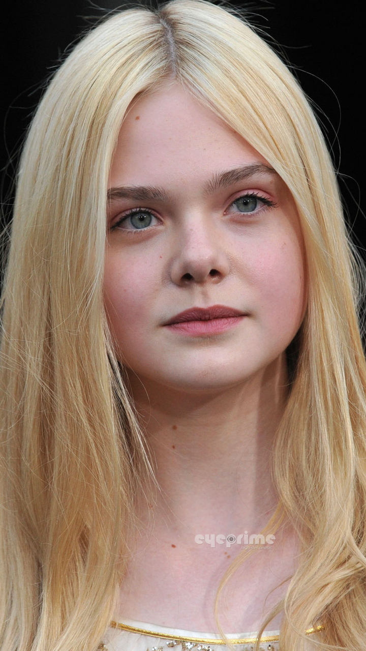 Download mobile wallpaper Celebrity, Elle Fanning for free.