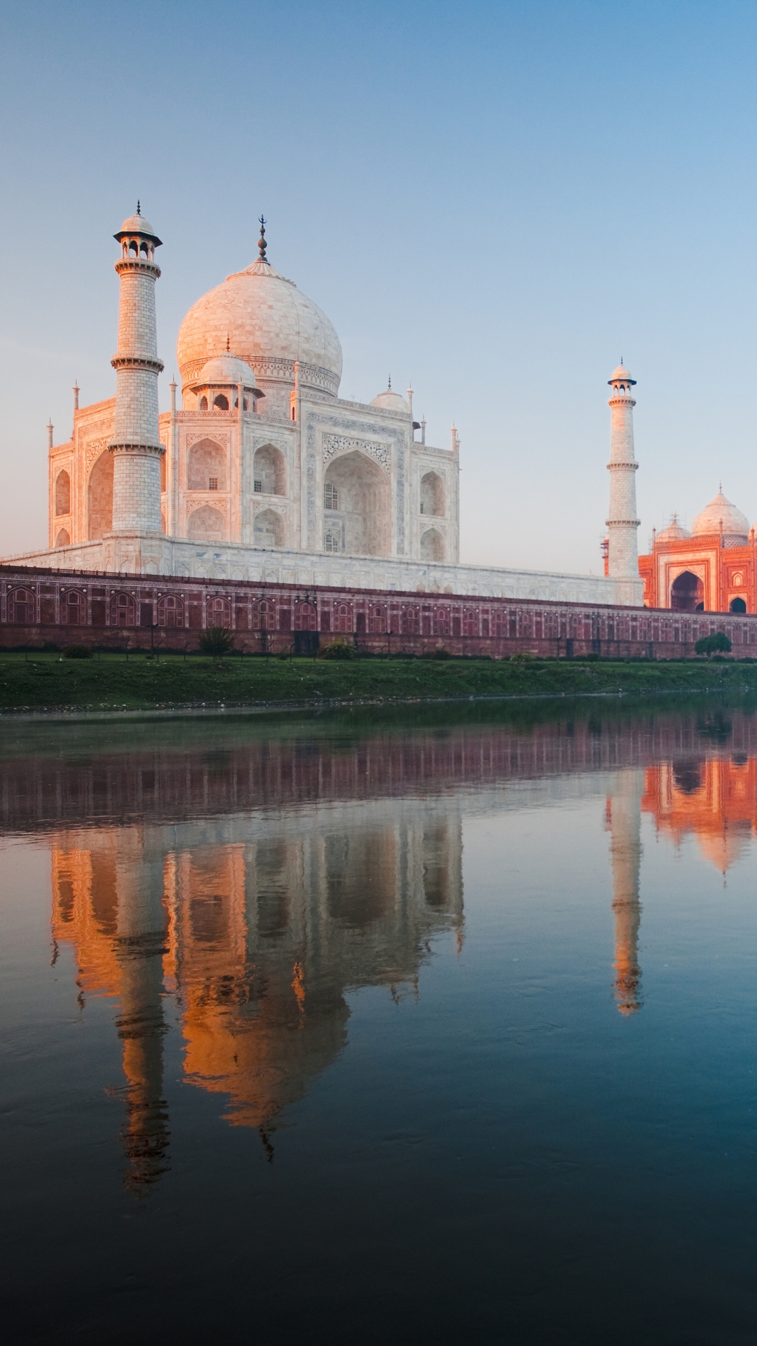 Handy-Wallpaper Wasser, Taj Mahal, Gebäude, Monument, Kuppel, Indien, Agra, Monumente, Menschengemacht, Spiegelung, Betrachtung kostenlos herunterladen.