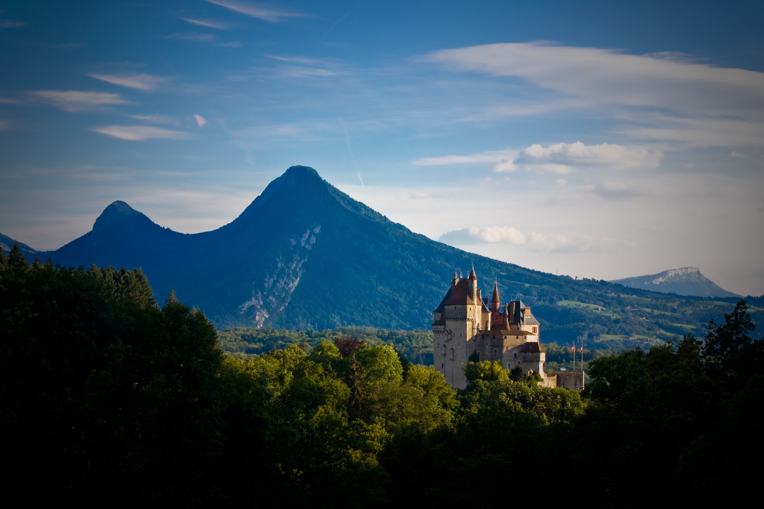 1093642 économiseurs d'écran et fonds d'écran Château De Menthon Saint Bernard sur votre téléphone. Téléchargez  images gratuitement