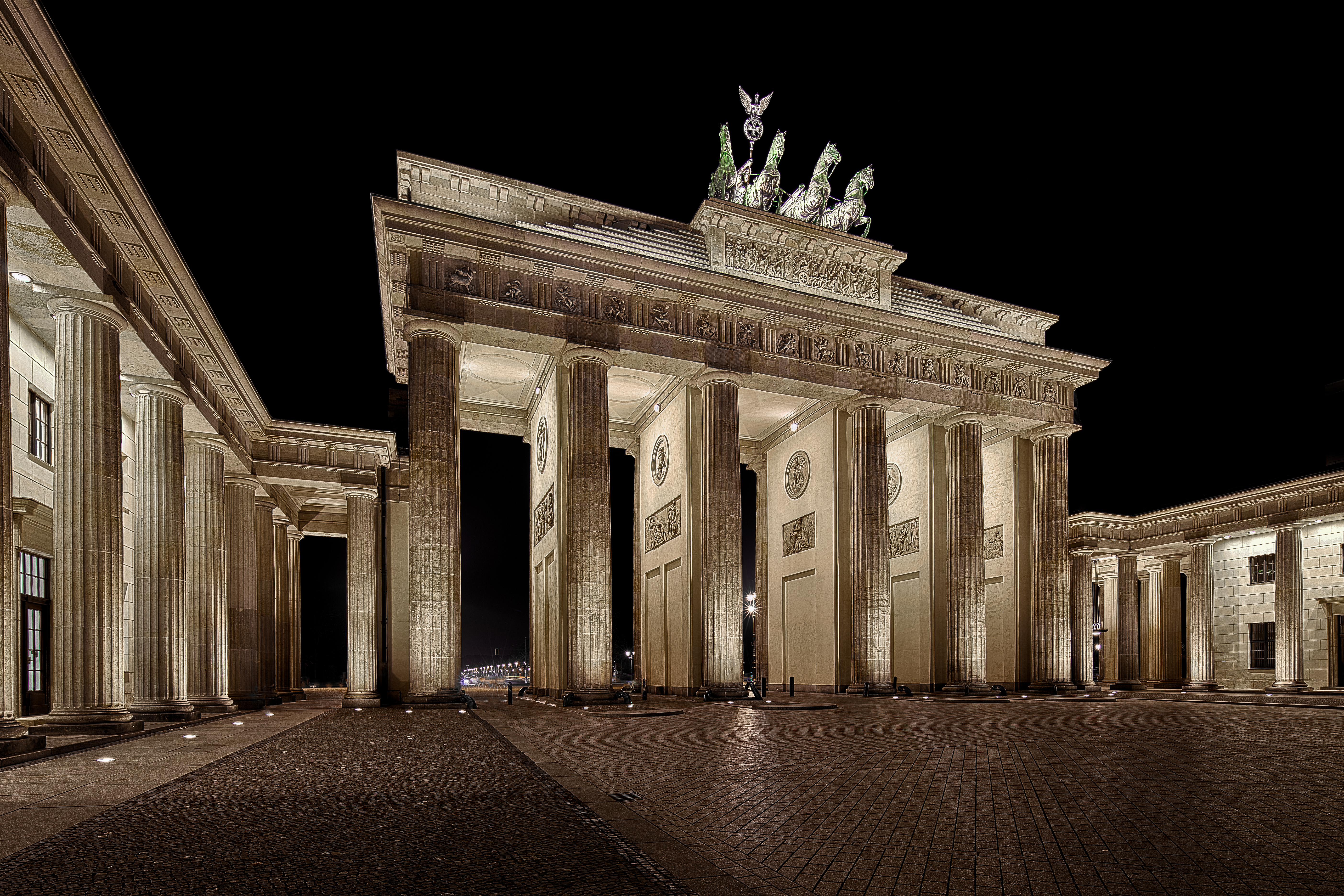 Download mobile wallpaper Night, Berlin, Monuments, Monument, Germany, Man Made, Brandenburg Gate for free.