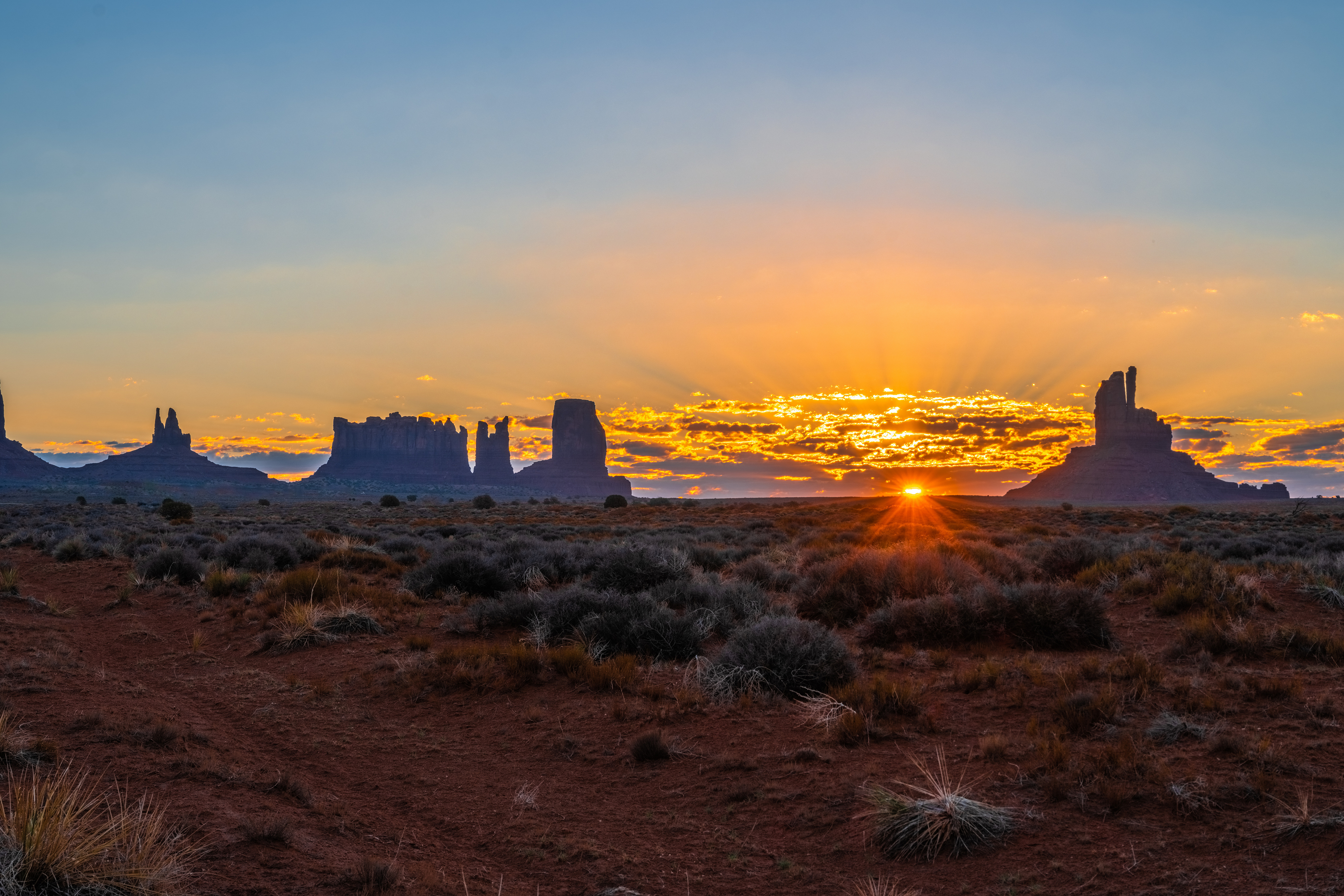 Download mobile wallpaper Desert, Sunrise, Earth, Monument Valley for free.