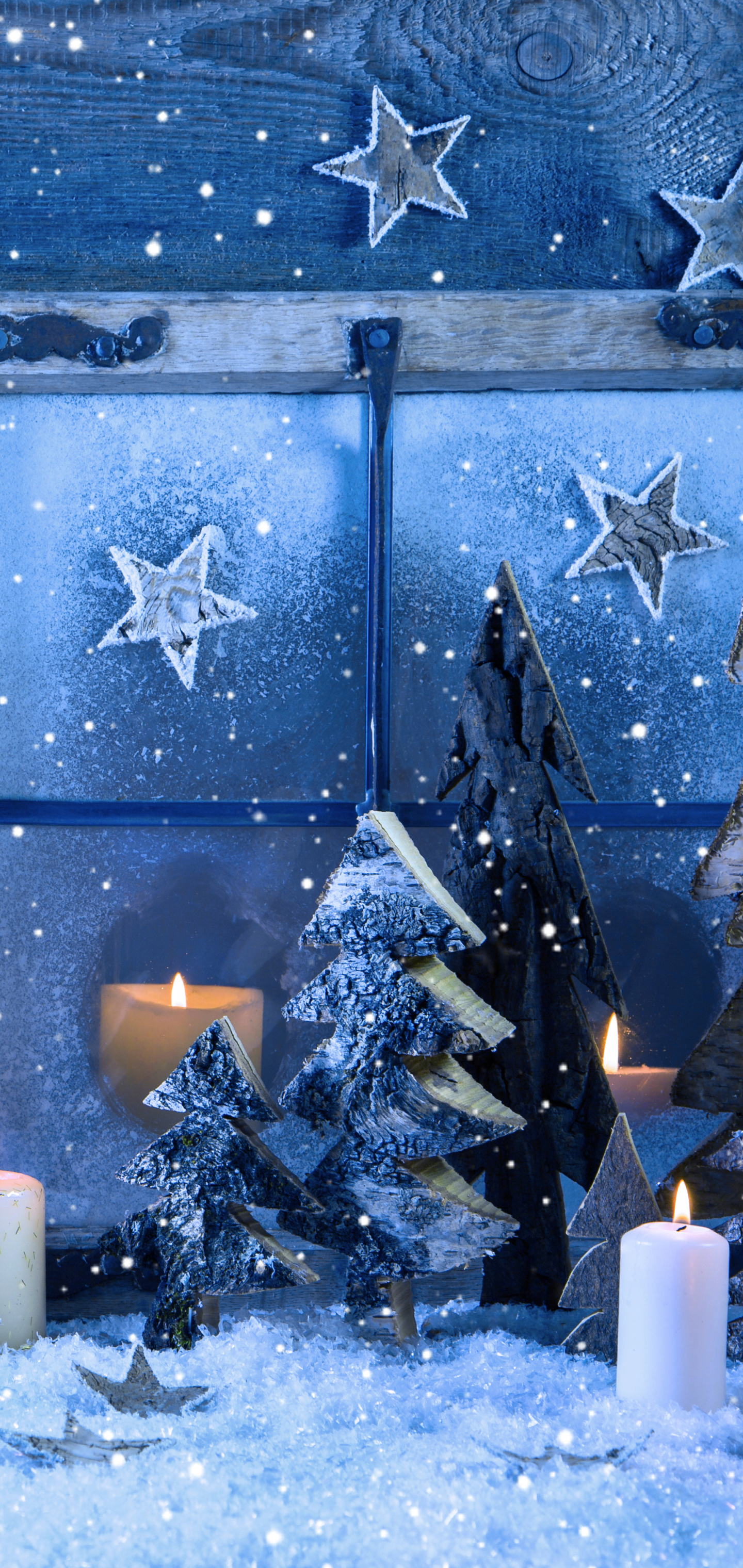 Handy-Wallpaper Feiertage, Schnee, Weihnachten, Fenster, Kerze, Stern kostenlos herunterladen.