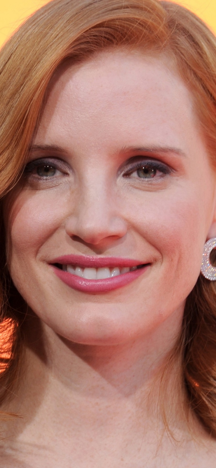 Descarga gratuita de fondo de pantalla para móvil de Sonreír, Pelirrojo, Cara, Americano, Celebridades, Actriz, Jessica Chastain.