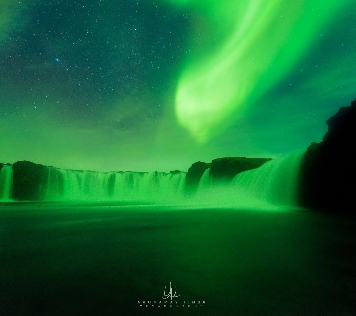 Free download wallpaper Waterfalls, Light, Waterfall, Earth, Aurora Borealis, Iceland, Goðafoss on your PC desktop