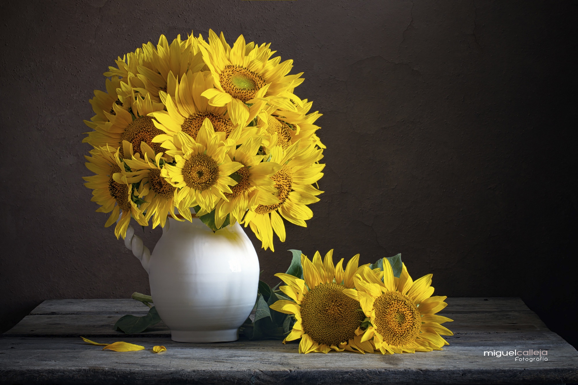 Download mobile wallpaper Flower, Bouquet, Sunflower, Yellow Flower, Man Made for free.
