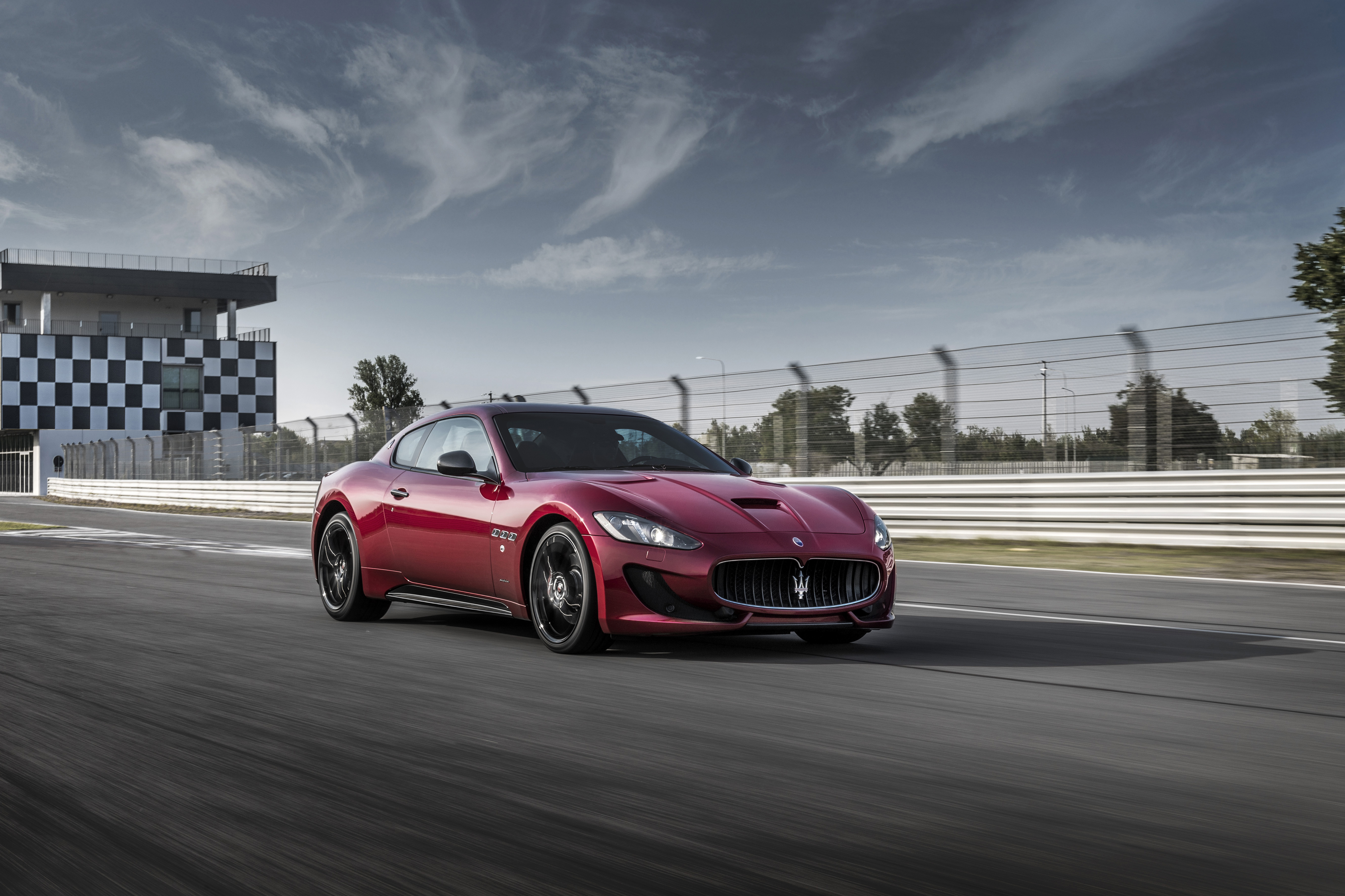 Handy-Wallpaper Maserati, Autos, Supersportwagen, Maserati Granturismo, Fahrzeuge kostenlos herunterladen.