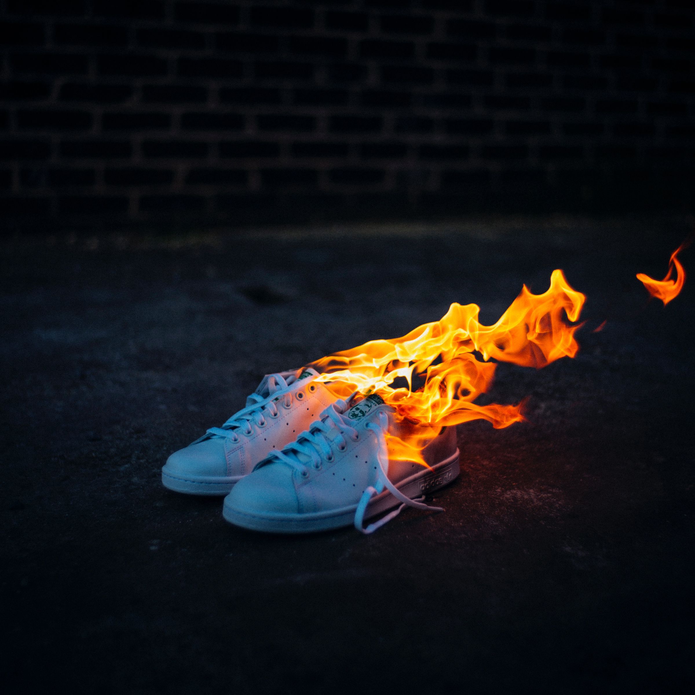 Free download wallpaper Sneakers, Miscellanea, Flame, Miscellaneous, Fire on your PC desktop