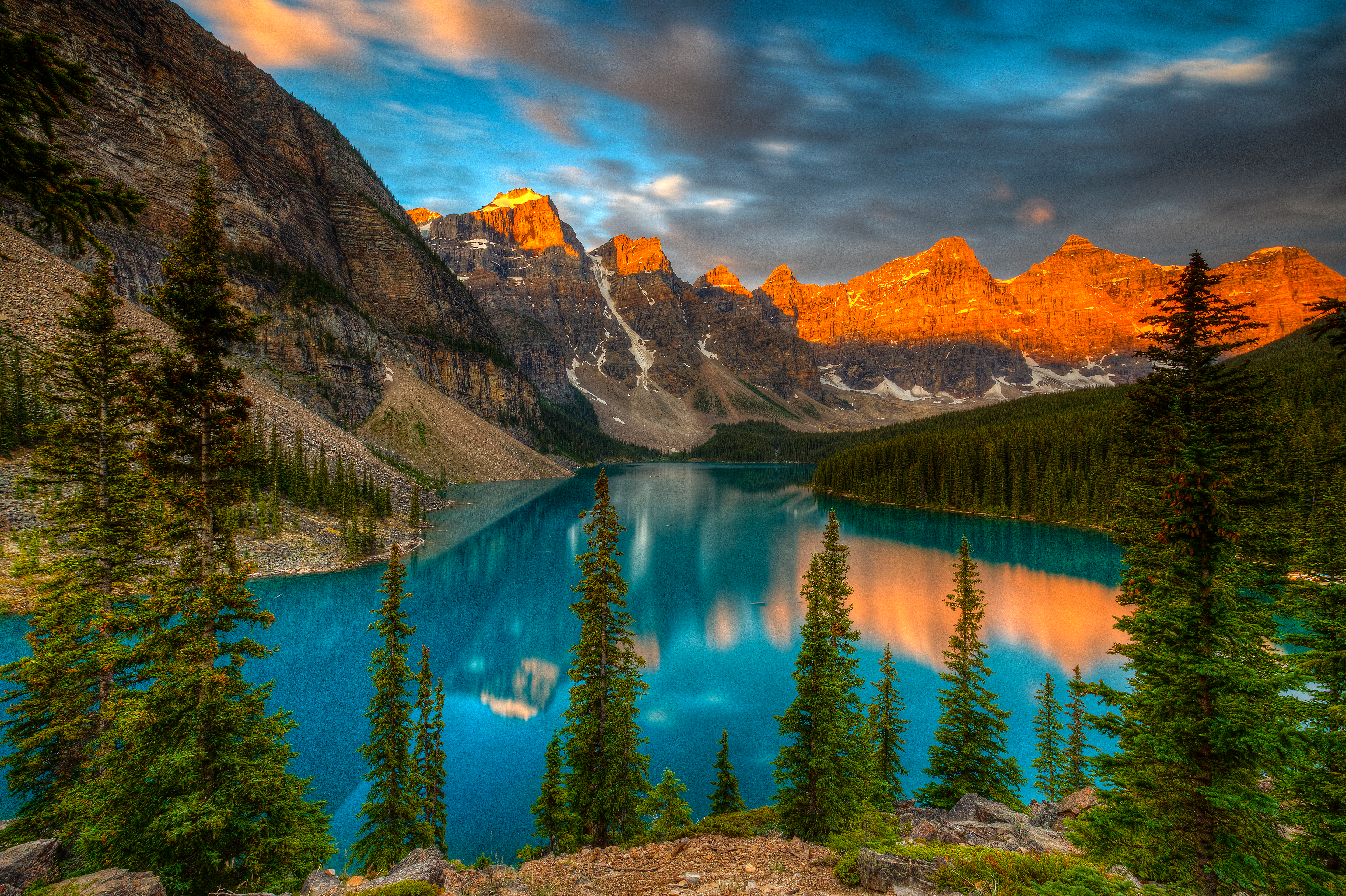 1529842 завантажити картинку гора, озеро, ліс, канада, земля, озеро морейн, дерево, озера - шпалери і заставки безкоштовно