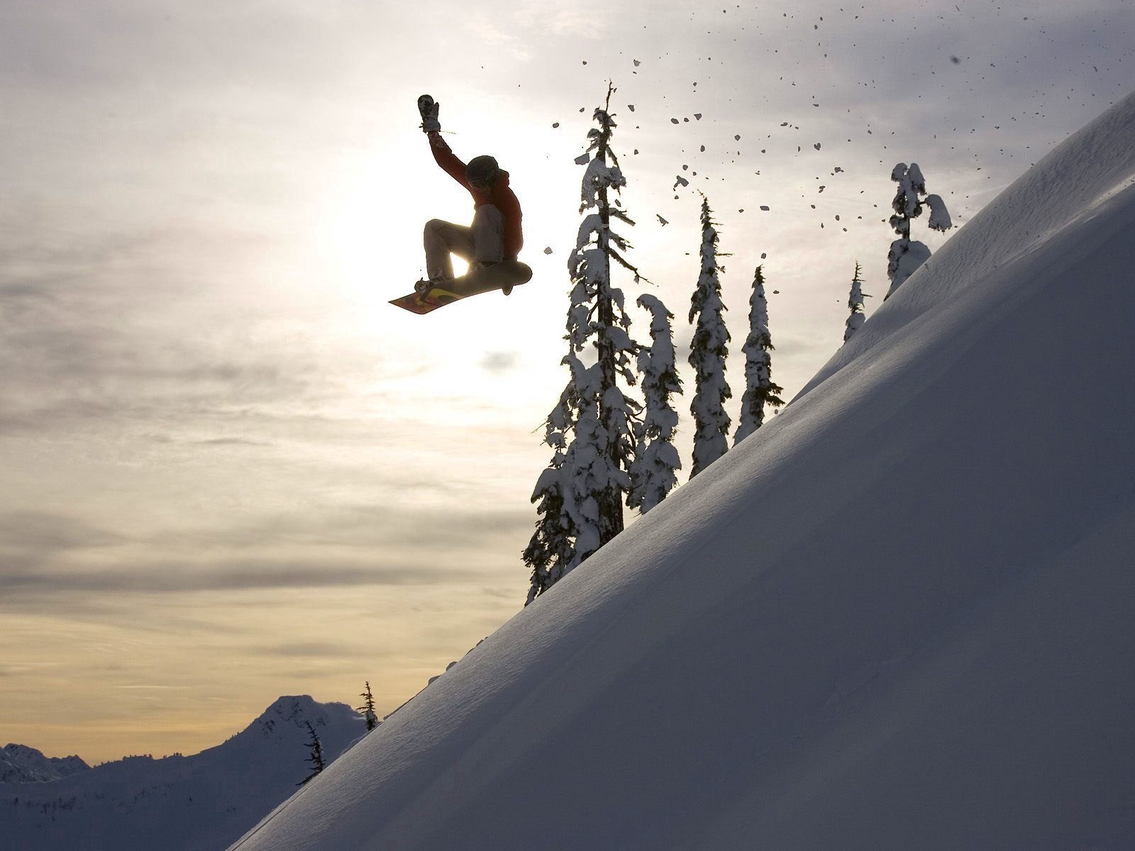 152362 скачать обои сноуборд, спорт, вечер, прыжок, спуск - заставки и картинки бесплатно