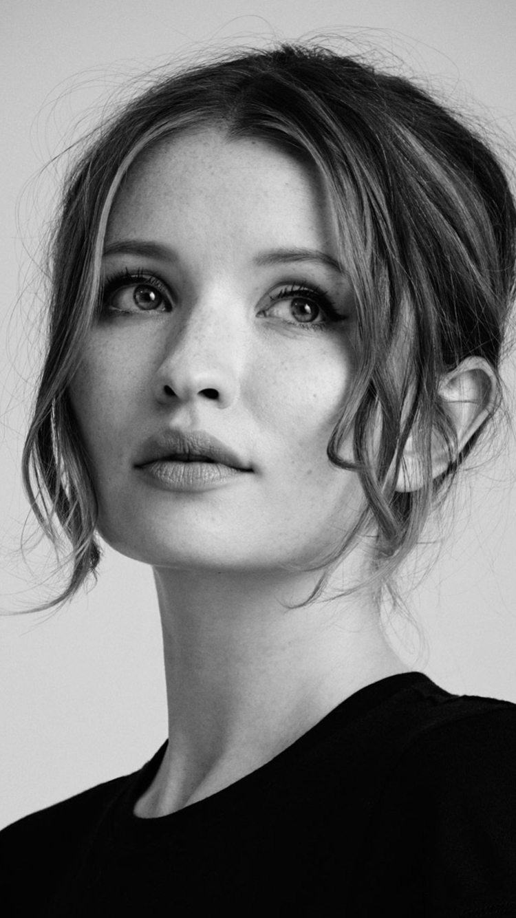 Handy-Wallpaper Schwarz Weiß, Gesicht, Schwarz Weiss, Berühmtheiten, Darstellerin, Emily Browning, Australisch kostenlos herunterladen.