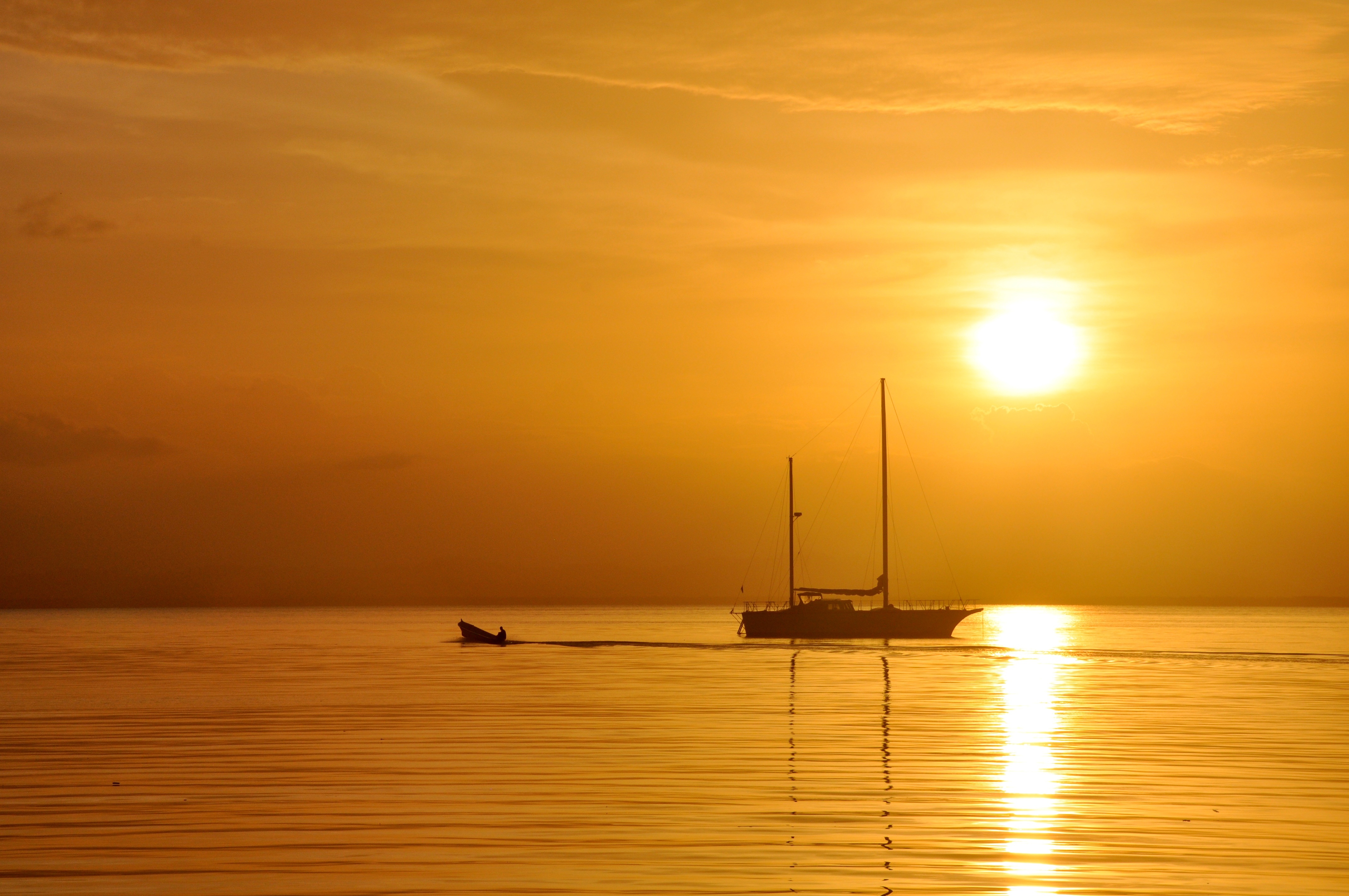 Free download wallpaper Sunset, Sea, Sun, Ocean, Boat, Photography, Thailand, Orange (Color) on your PC desktop