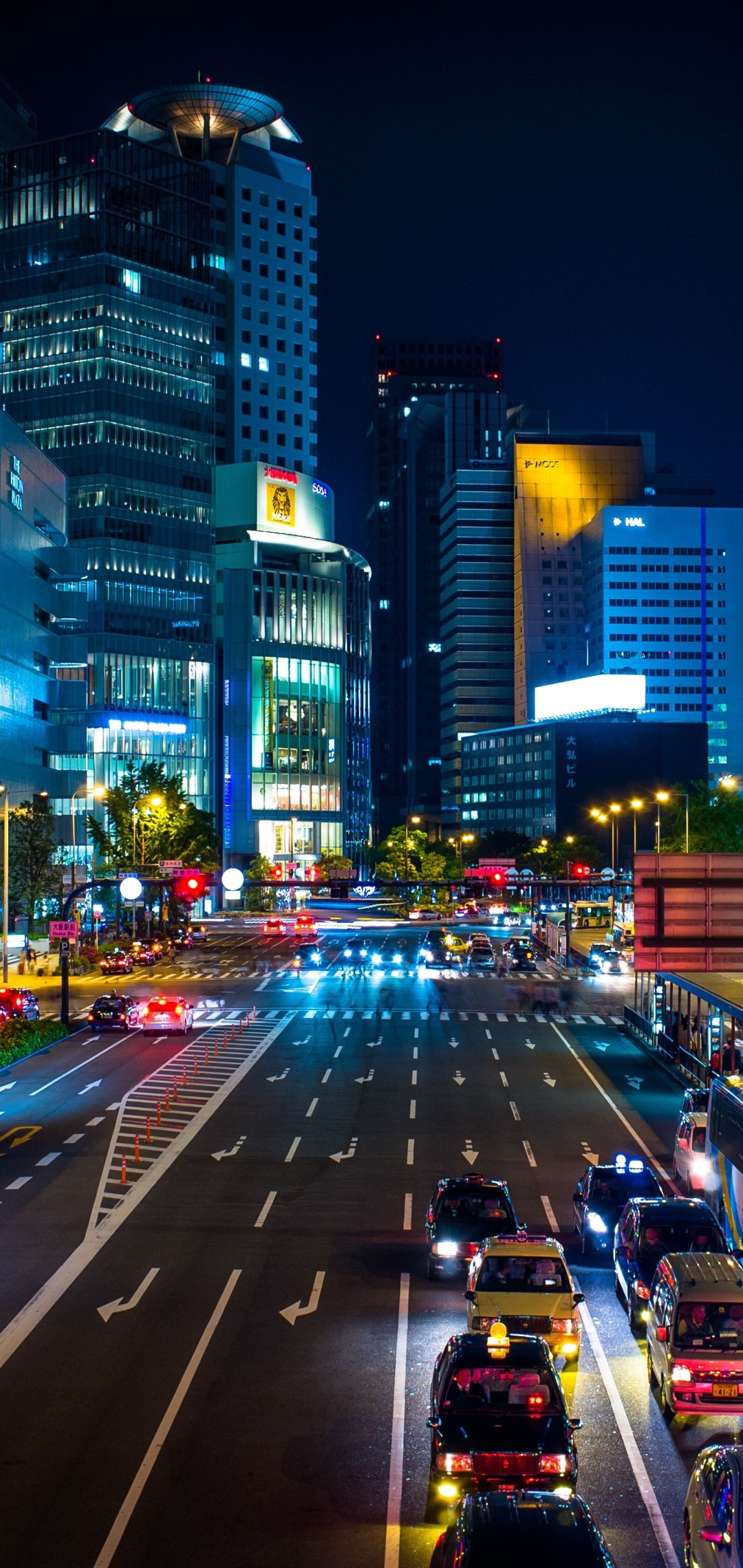 Handy-Wallpaper Städte, Straße, Japan, Nacht, Osaka, Menschengemacht, Innerortsstraße kostenlos herunterladen.