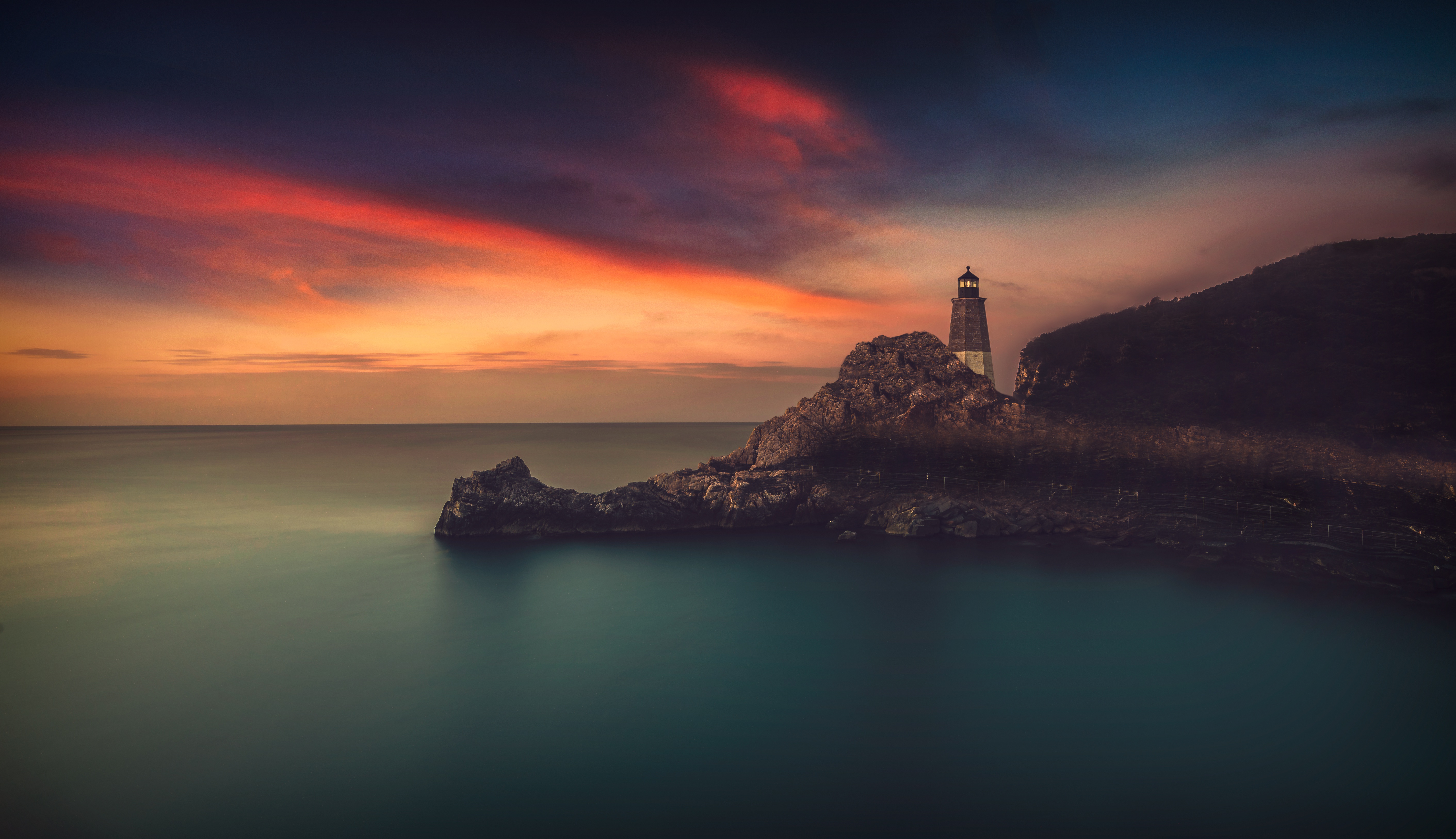 Free download wallpaper Sunset, Sky, Horizon, Coast, Ocean, Lighthouse, Man Made on your PC desktop