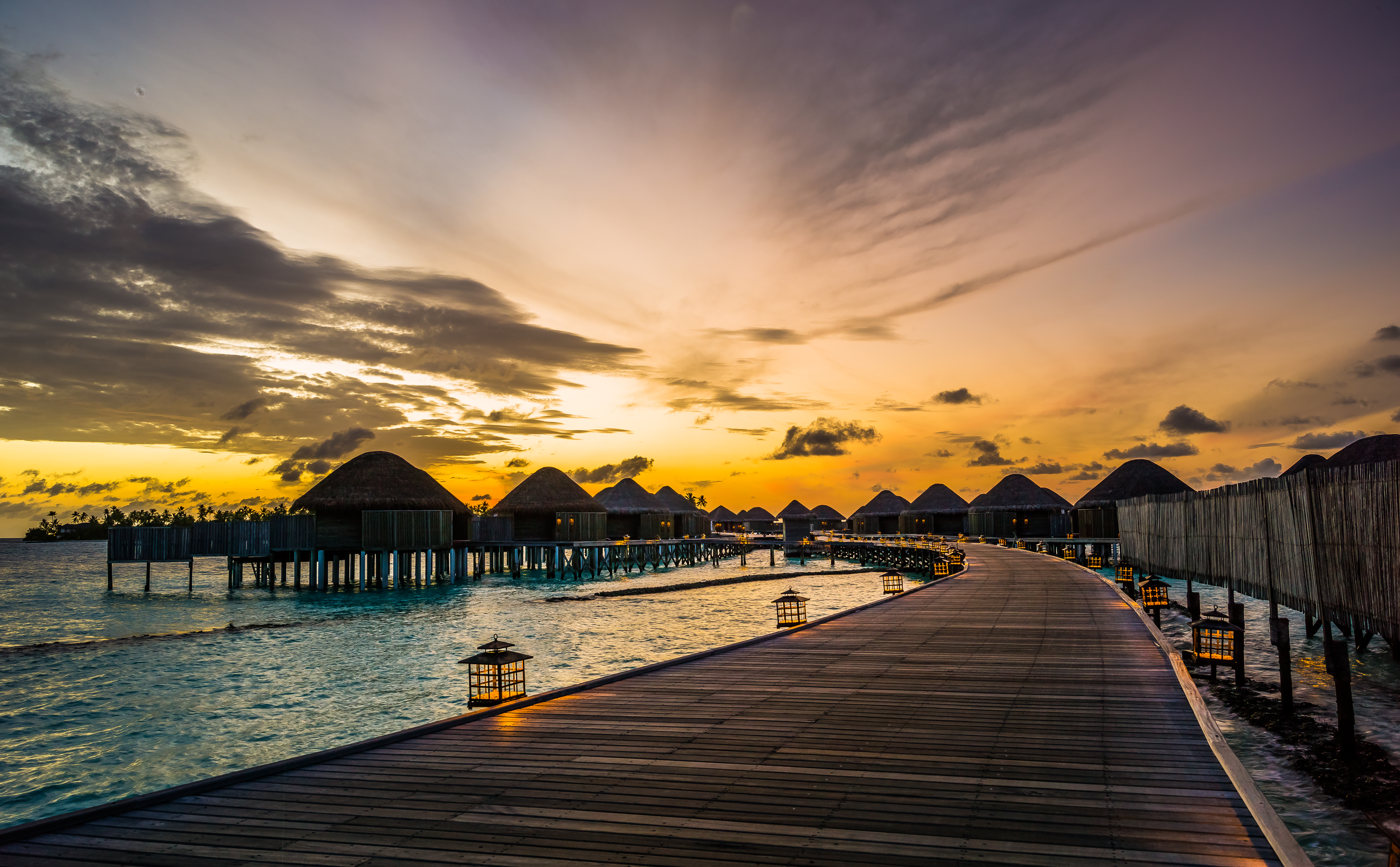 1523266 télécharger l'image maldives, aube, tropiques, photographie, lever de soleil, constance halaveli resort, hôtel, matin, jetée, station touristique, ciel - fonds d'écran et économiseurs d'écran gratuits