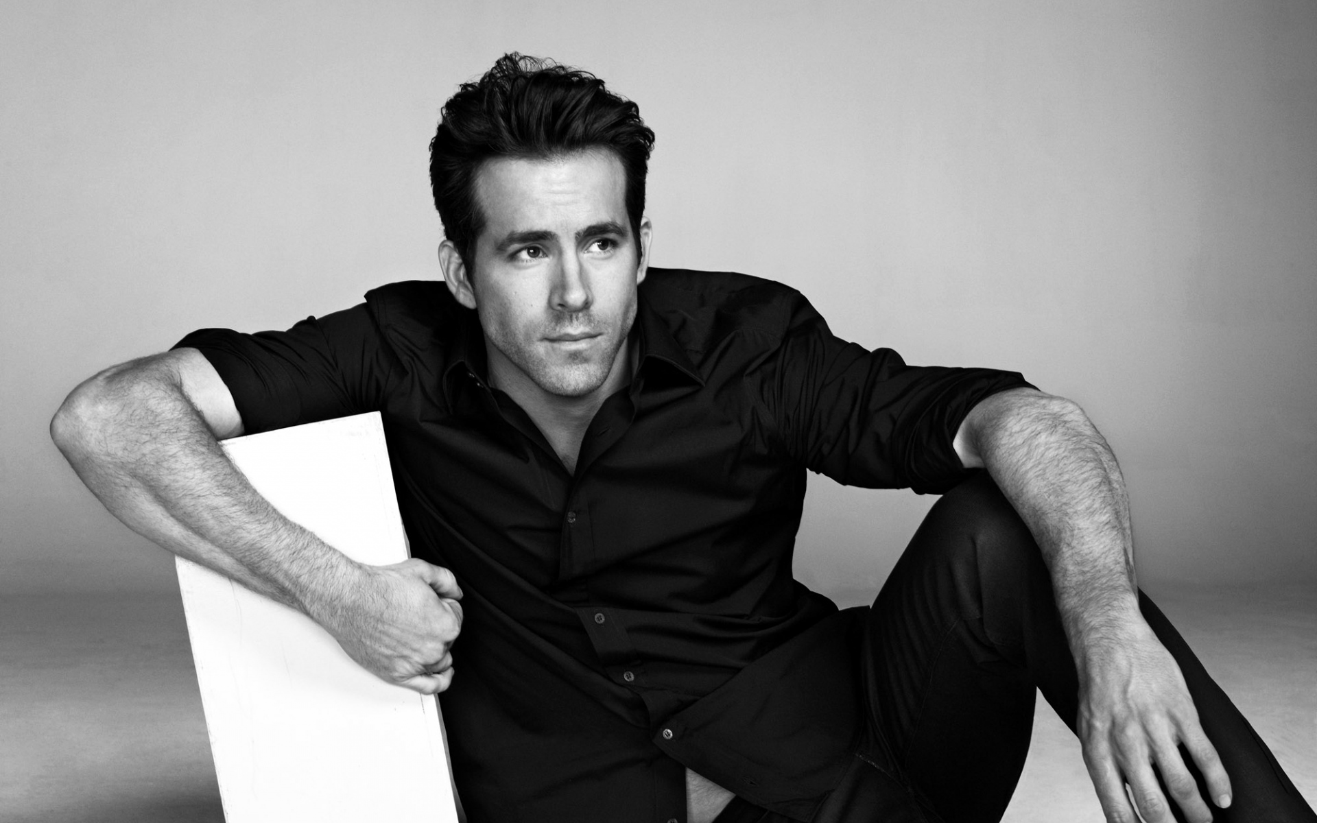 Download mobile wallpaper Ryan Reynolds, Celebrity, Black & White, Actor for free.