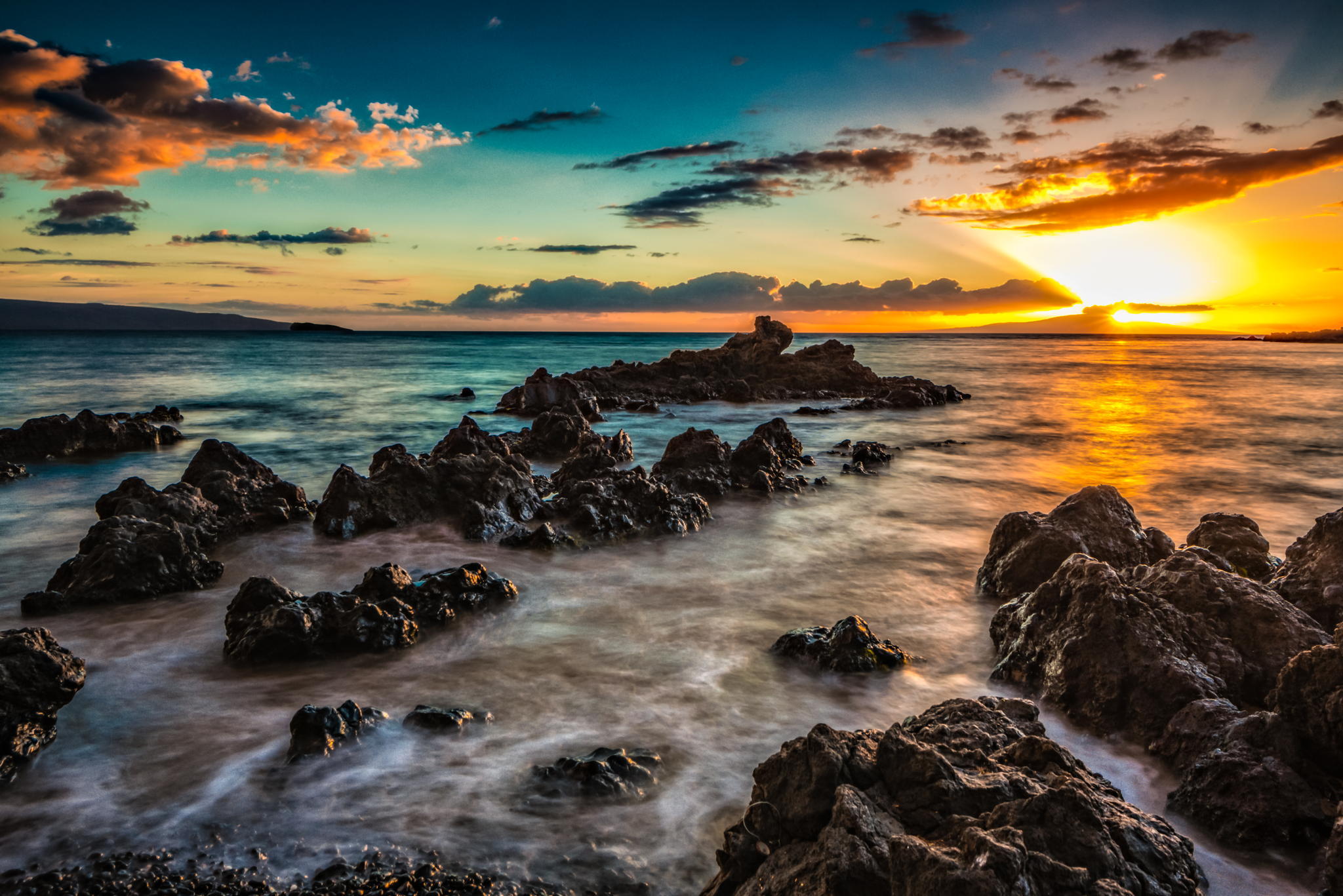 Descarga gratuita de fondo de pantalla para móvil de Naturaleza, Amanecer, Horizonte, Océano, Rayo De Sol, Tierra/naturaleza.