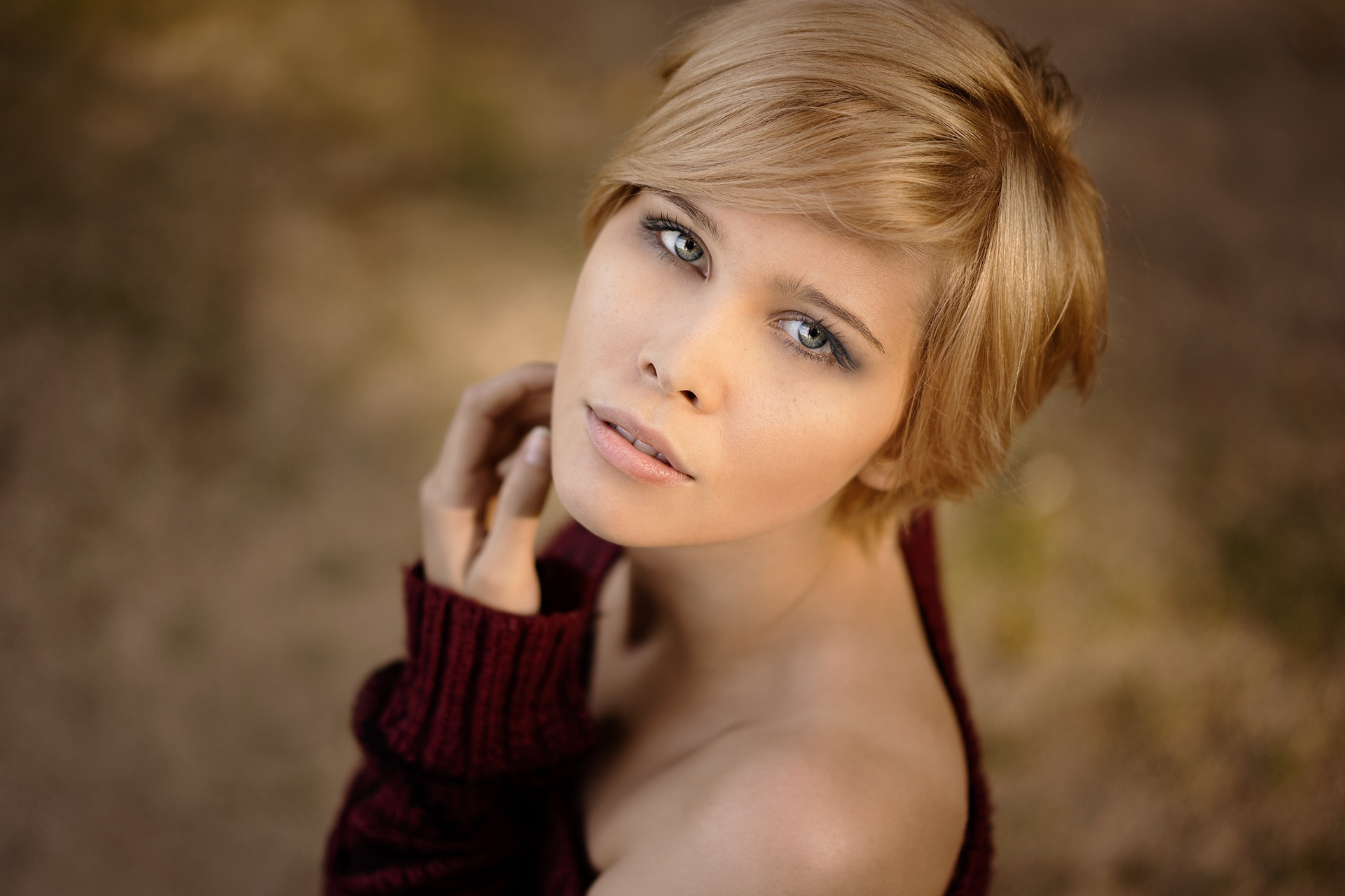 Free download wallpaper Bokeh, Blonde, Model, Women, Blue Eyes on your PC desktop