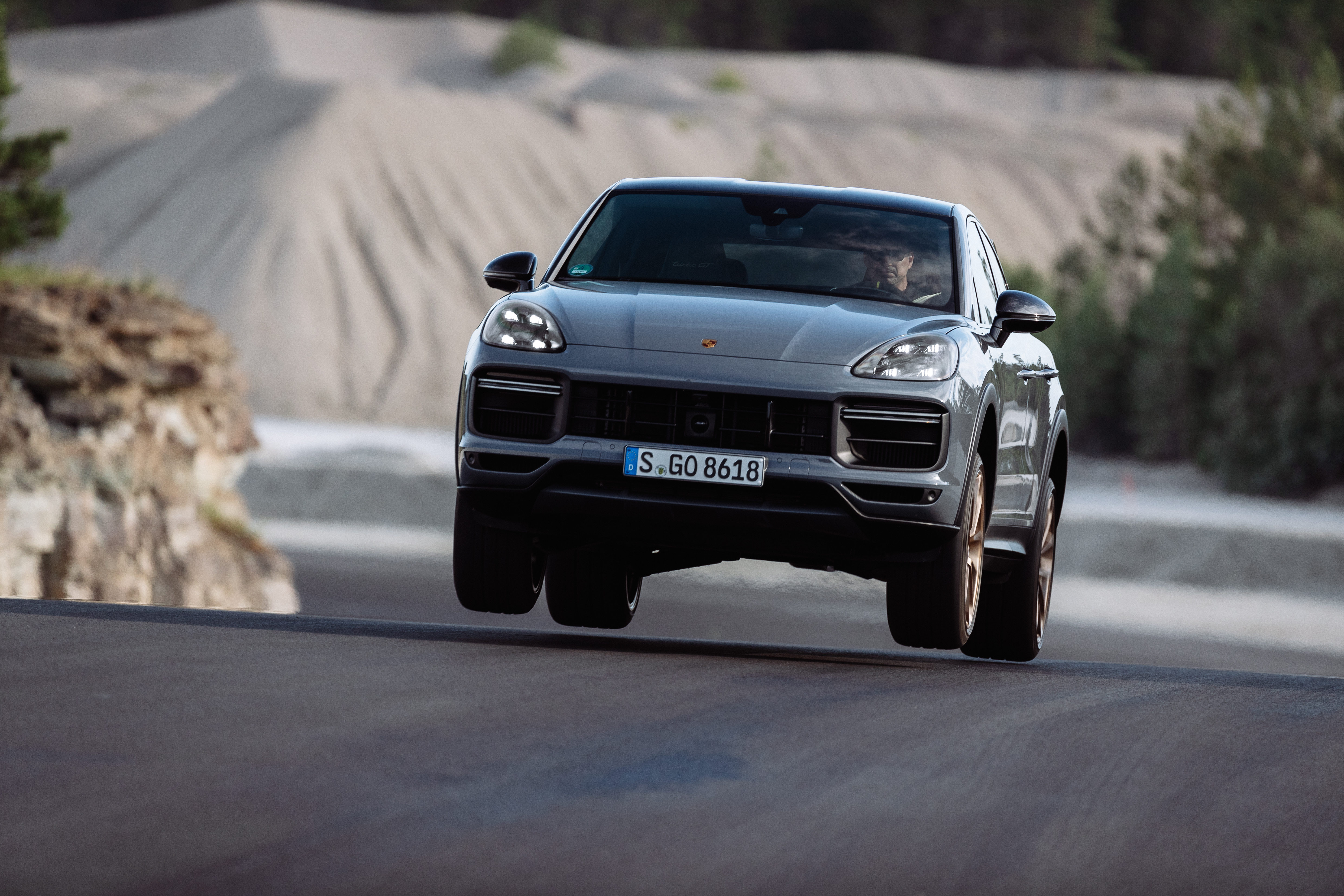 Download mobile wallpaper Porsche, Suv, Porsche Cayenne, Vehicles, Porsche Cayenne Turbo for free.