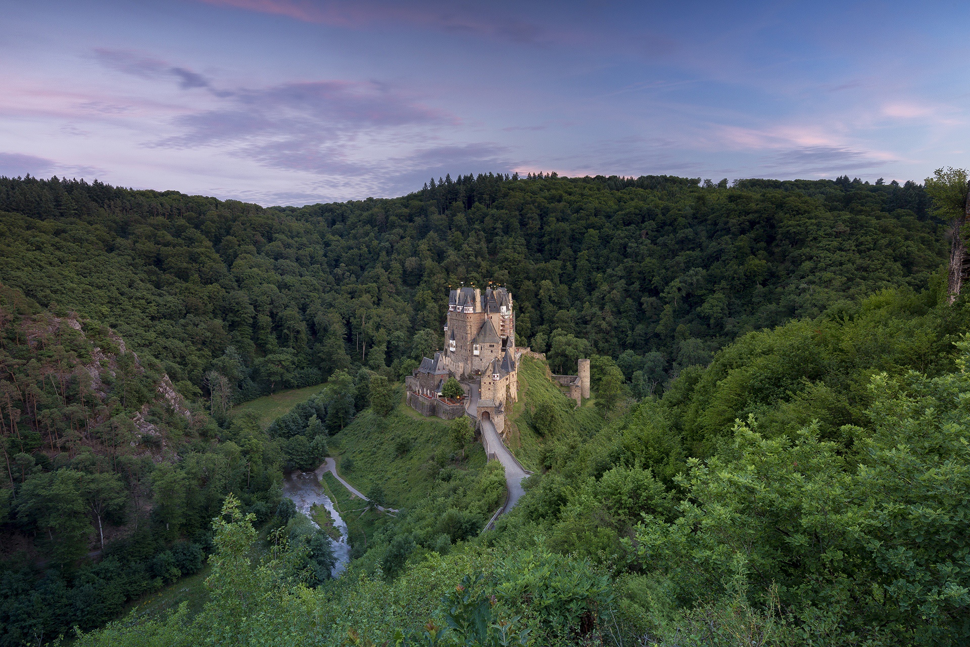Laden Sie das Schlösser, Wald, Deutschland, Burg Eltz, Menschengemacht, Schloss-Bild kostenlos auf Ihren PC-Desktop herunter