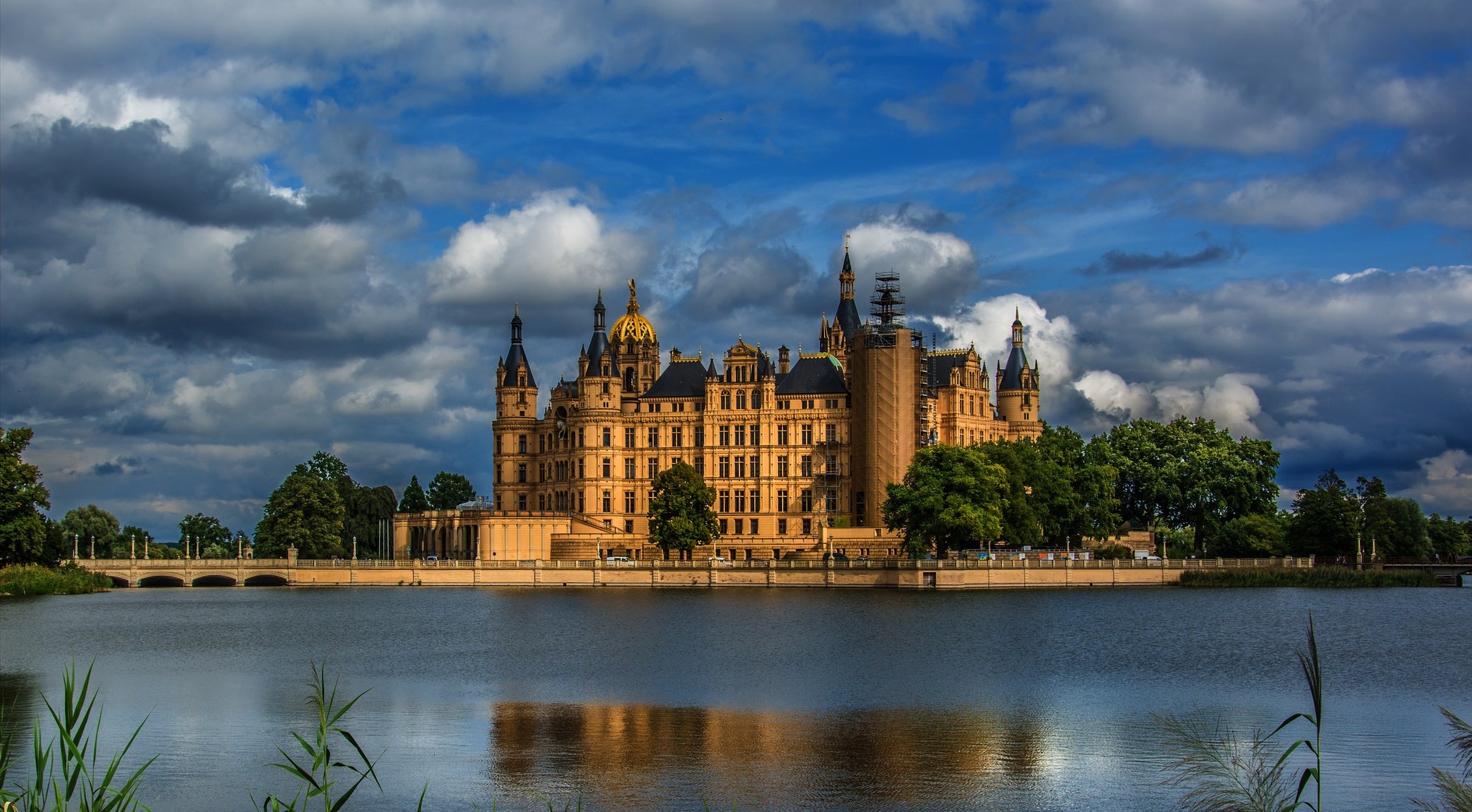 Laden Sie das Menschengemacht, Schweriner Schloss, Paläste-Bild kostenlos auf Ihren PC-Desktop herunter