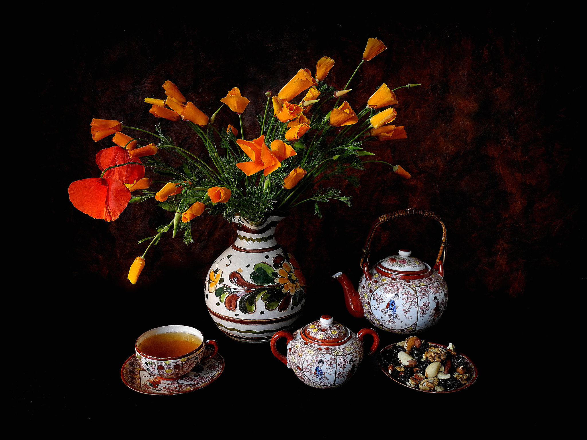 Скачать картинку Натюрморт, Цветок, Чай, Чайник, Фотографии, Орех, Оранжевый Цветок в телефон бесплатно.
