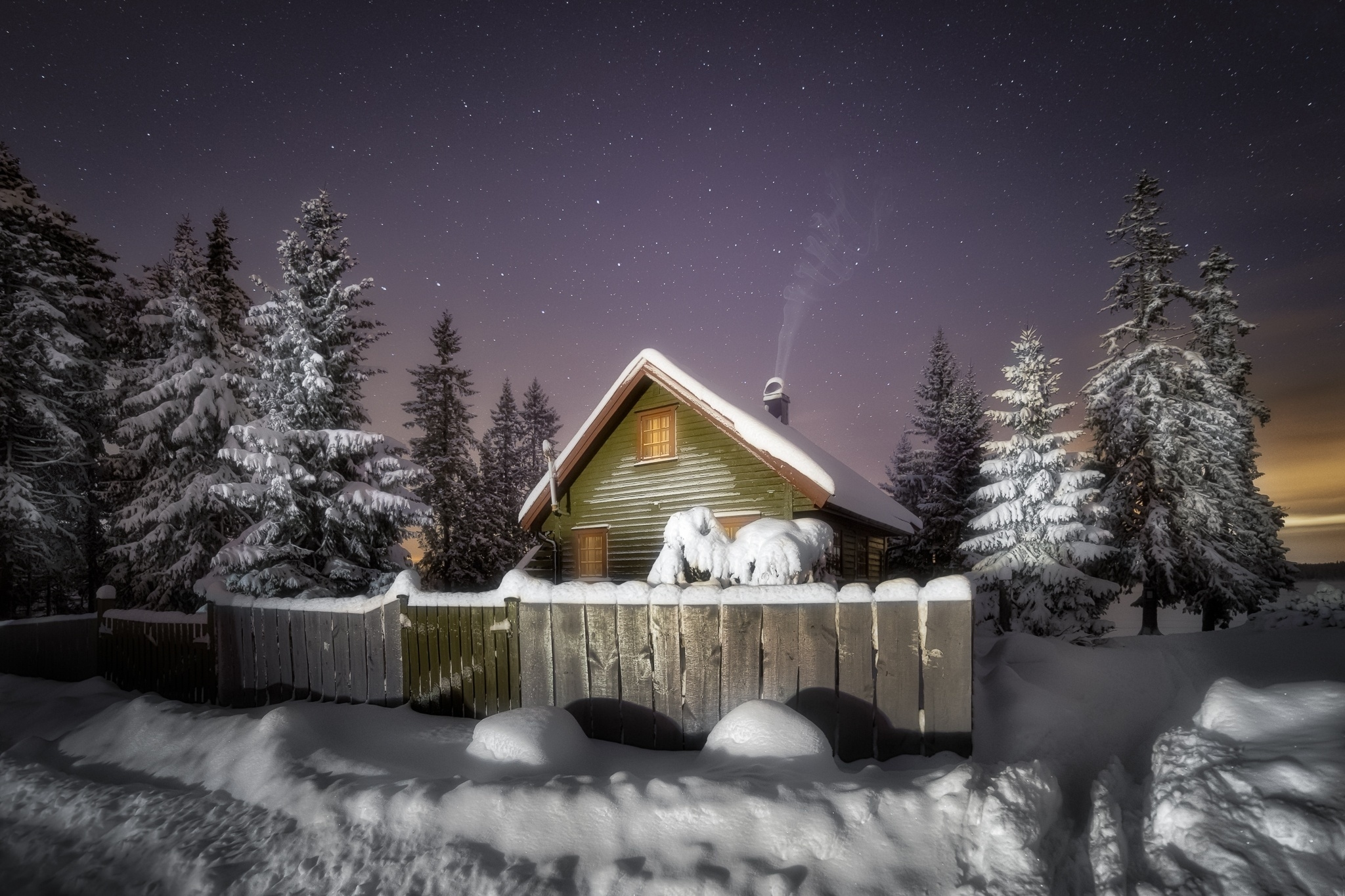 Laden Sie das Winter, Schnee, Baum, Haus, Zaun, Menschengemacht-Bild kostenlos auf Ihren PC-Desktop herunter