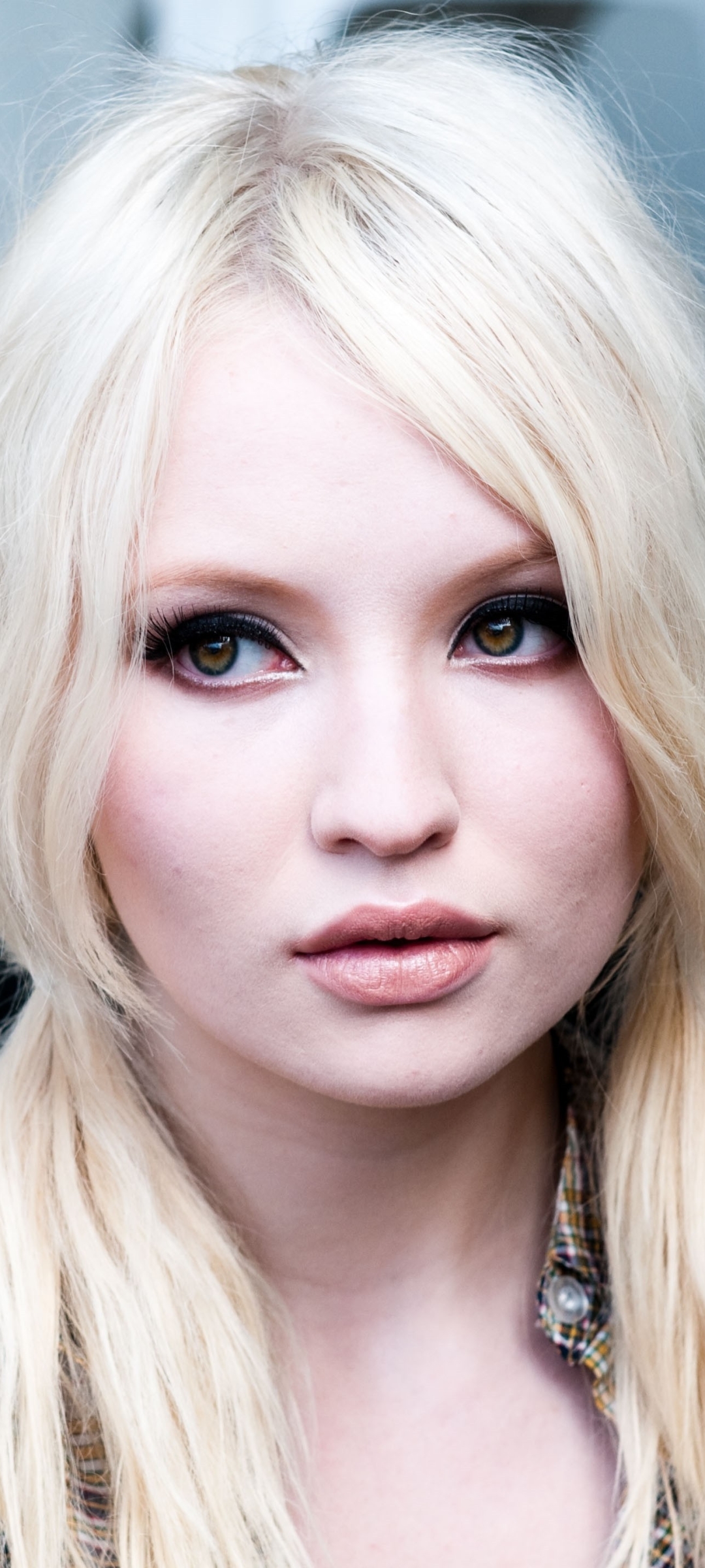 Download mobile wallpaper Sucker Punch, Celebrity, Emily Browning for free.