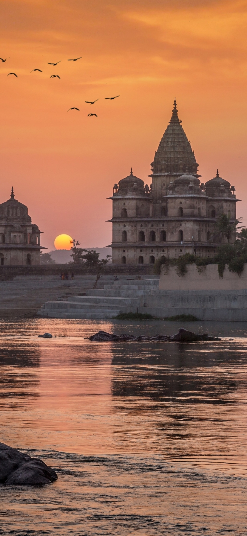 Die besten Königliche Chhatris Von Orchha-Hintergründe für den Telefonbildschirm