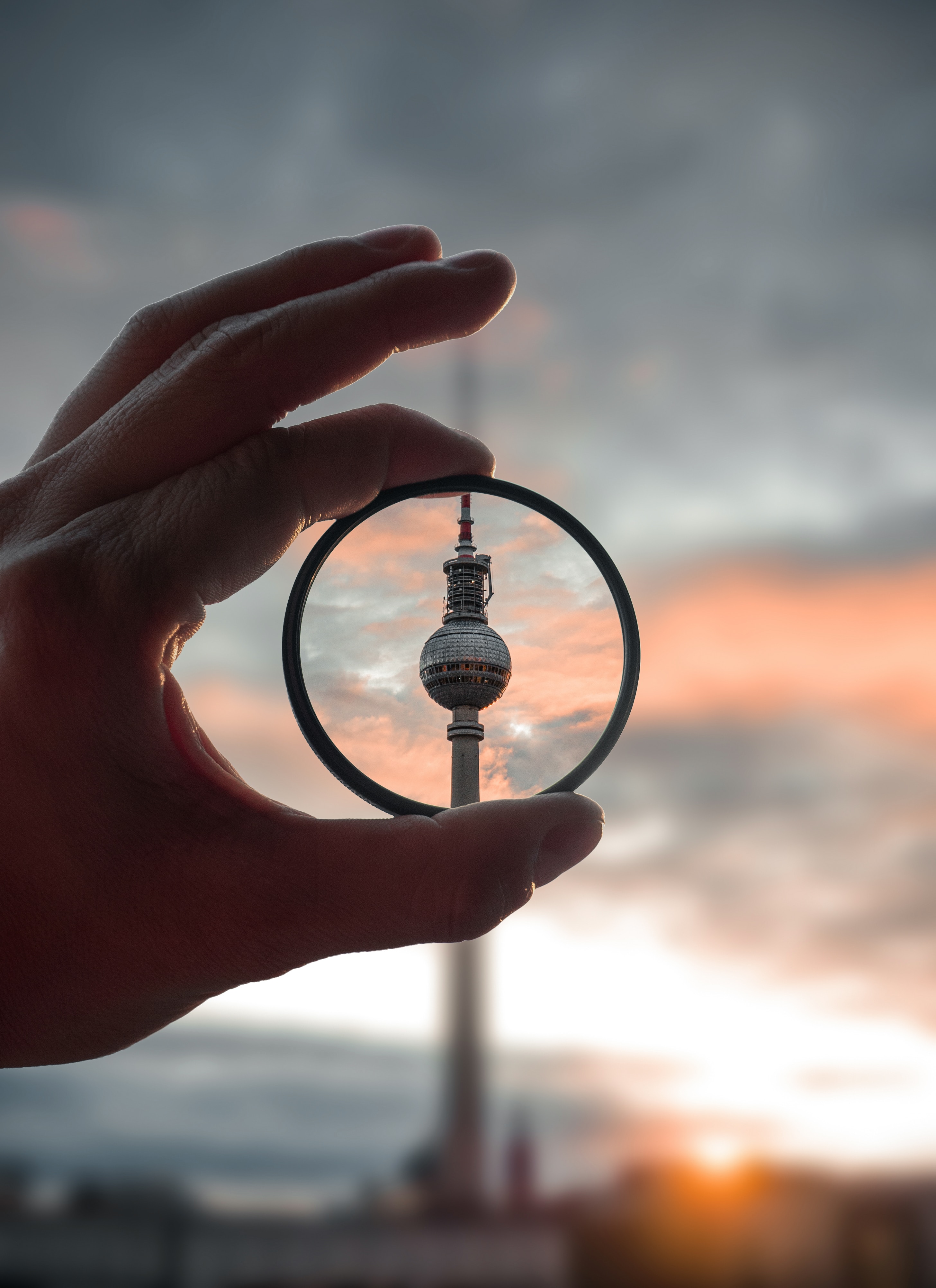focus, lens, building, hand, miscellanea, miscellaneous, blur, smooth, tower Full HD